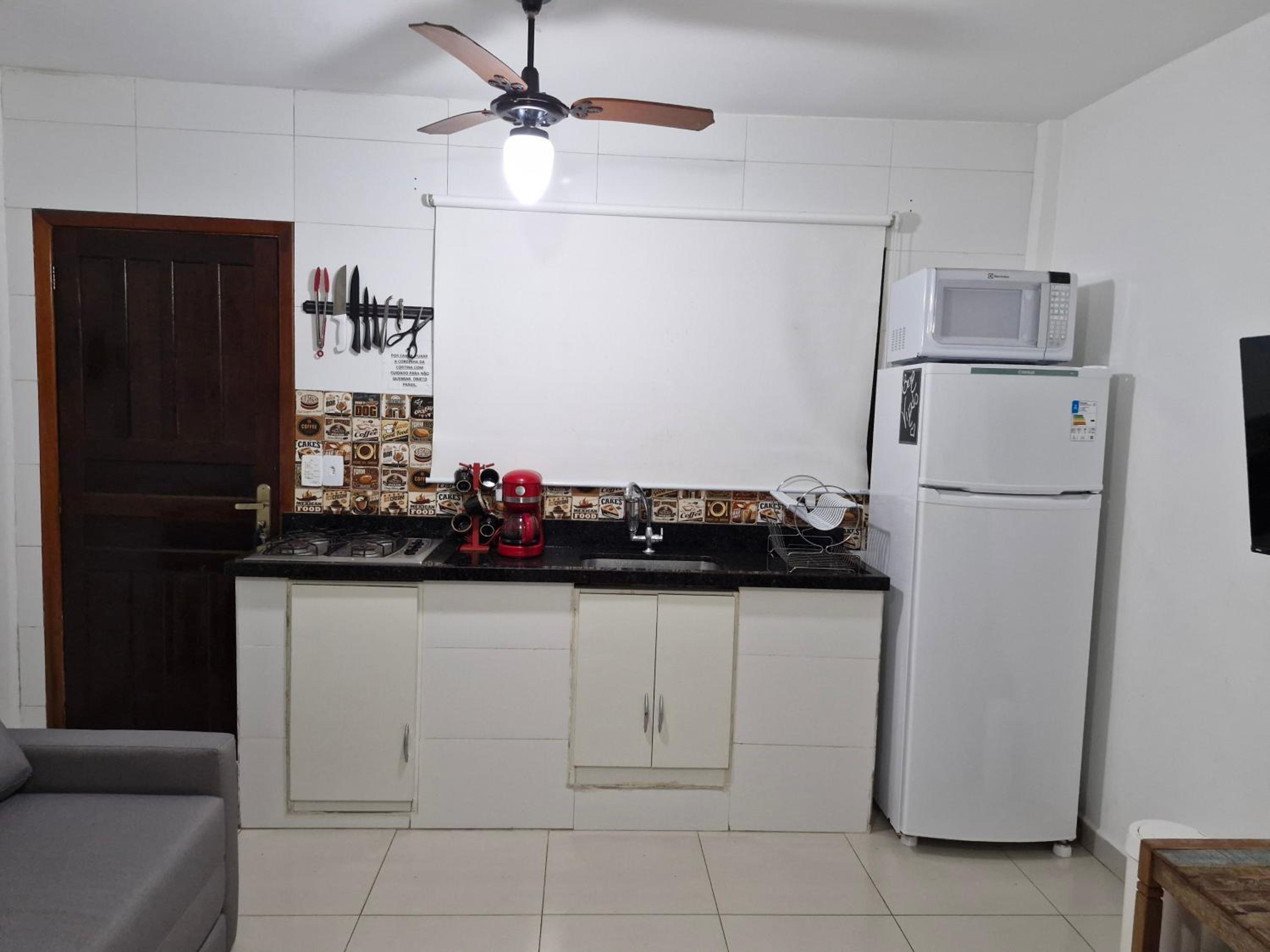 Flat em Juquehy - Condomínio com portaria e com piscina próximo praia