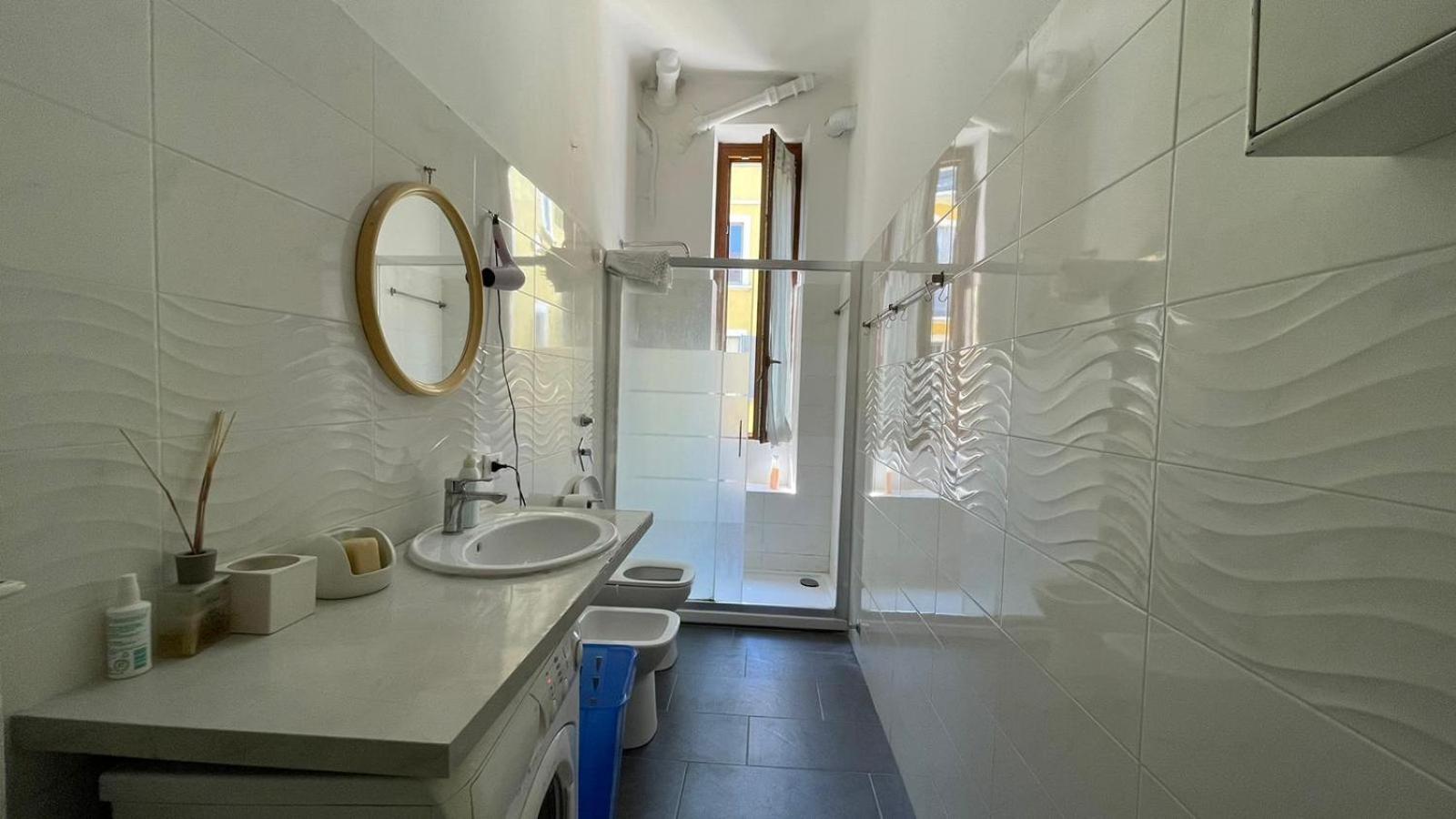 House in the city center-Casa nel centro della città