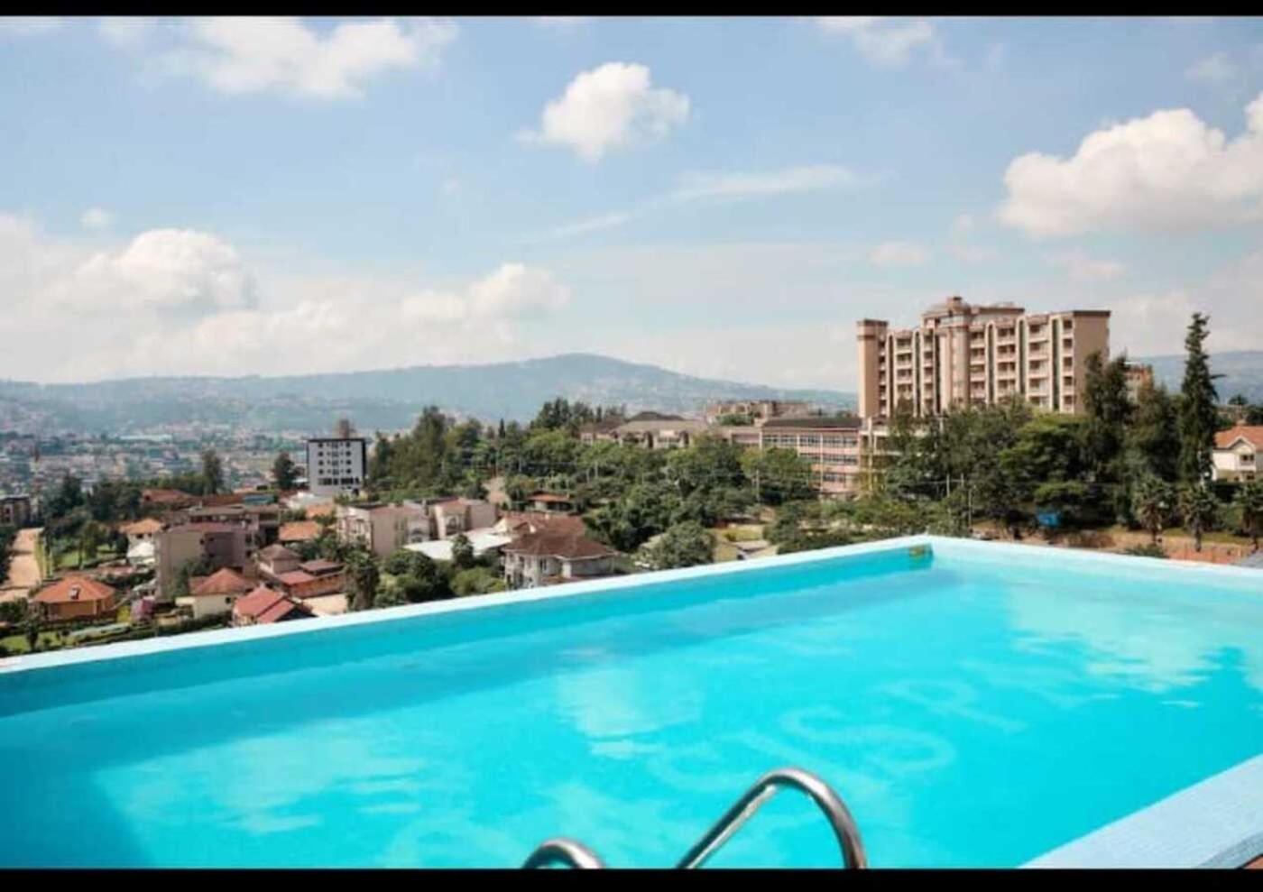 EXUISITE LUXURY