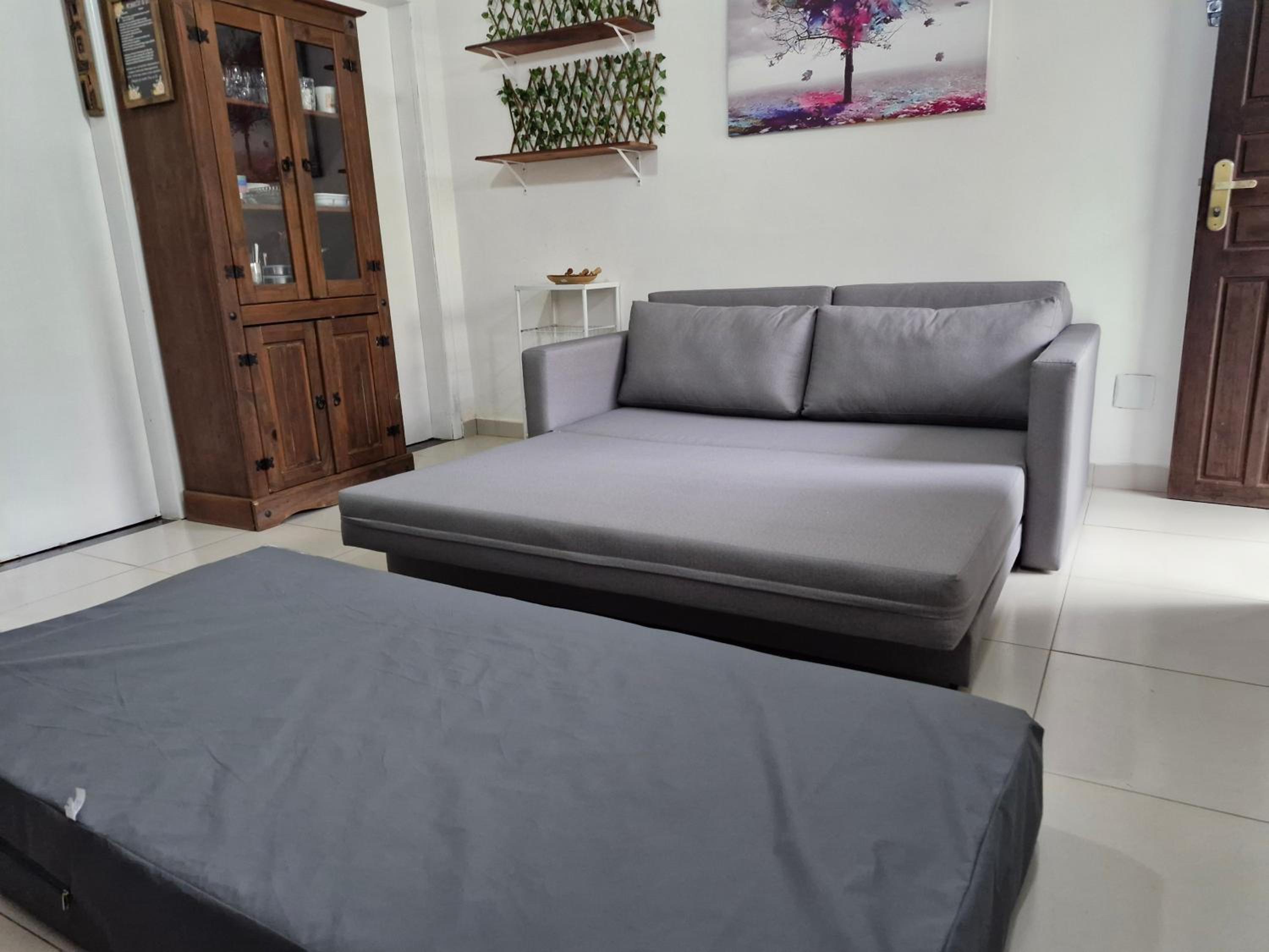 Flat em Juquehy - Condomínio com portaria e com piscina próximo praia
