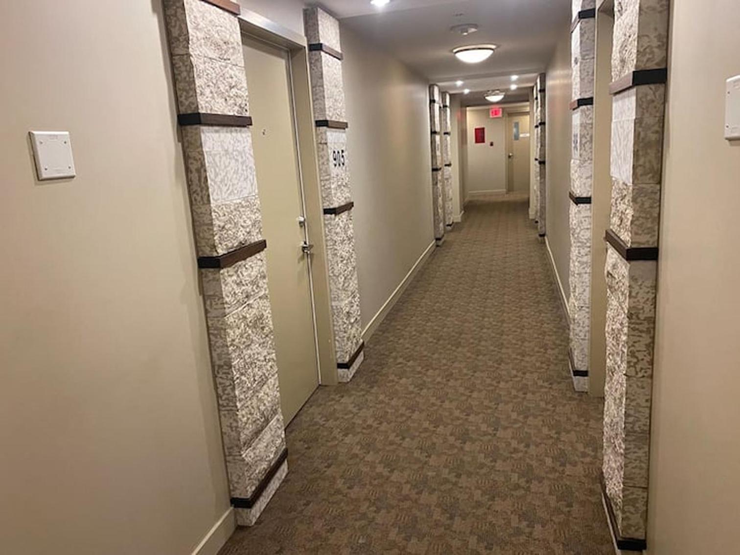Spacious Apartment Near Stampede & Train Station