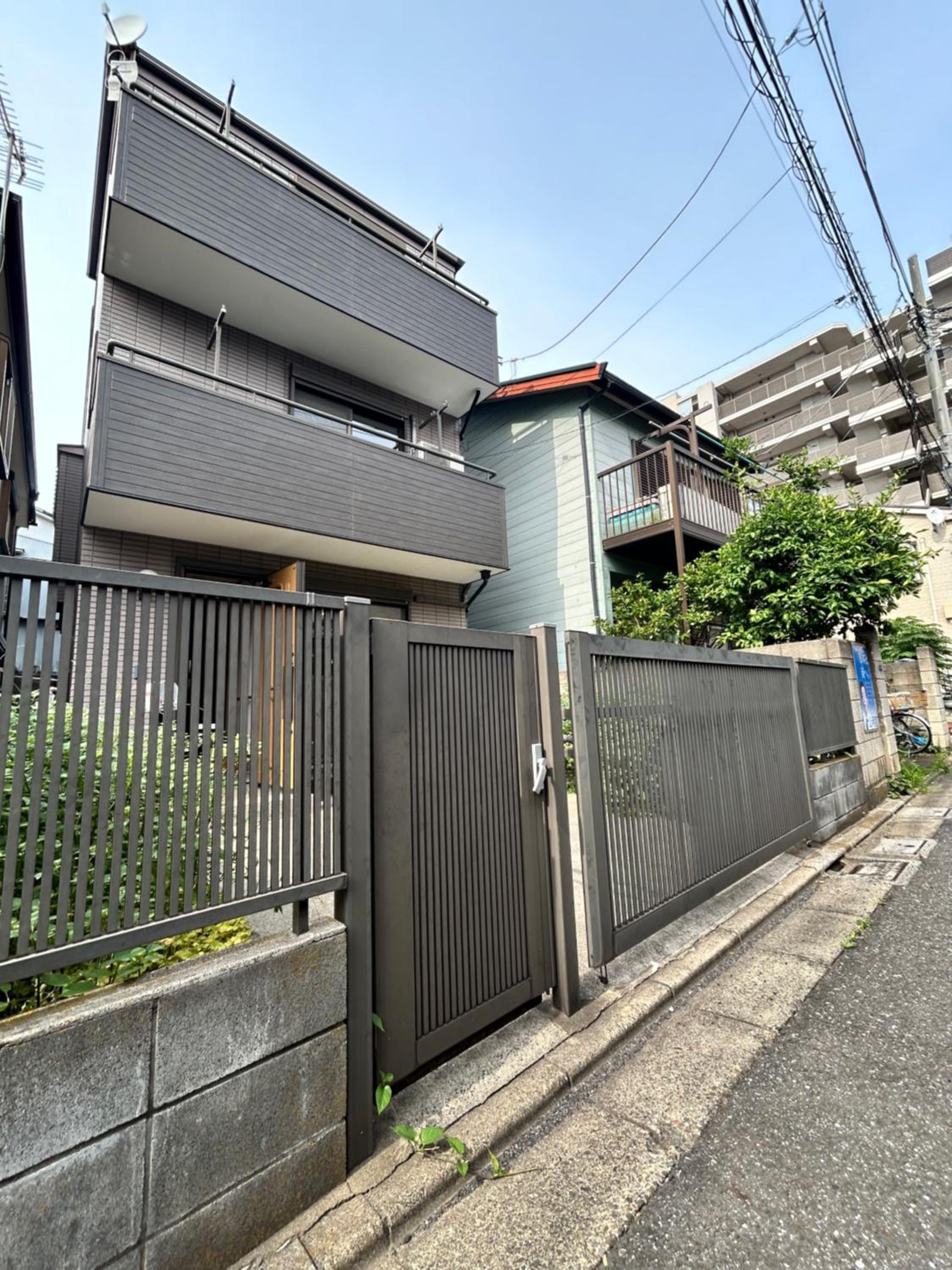 Tokyo log house with Free parking