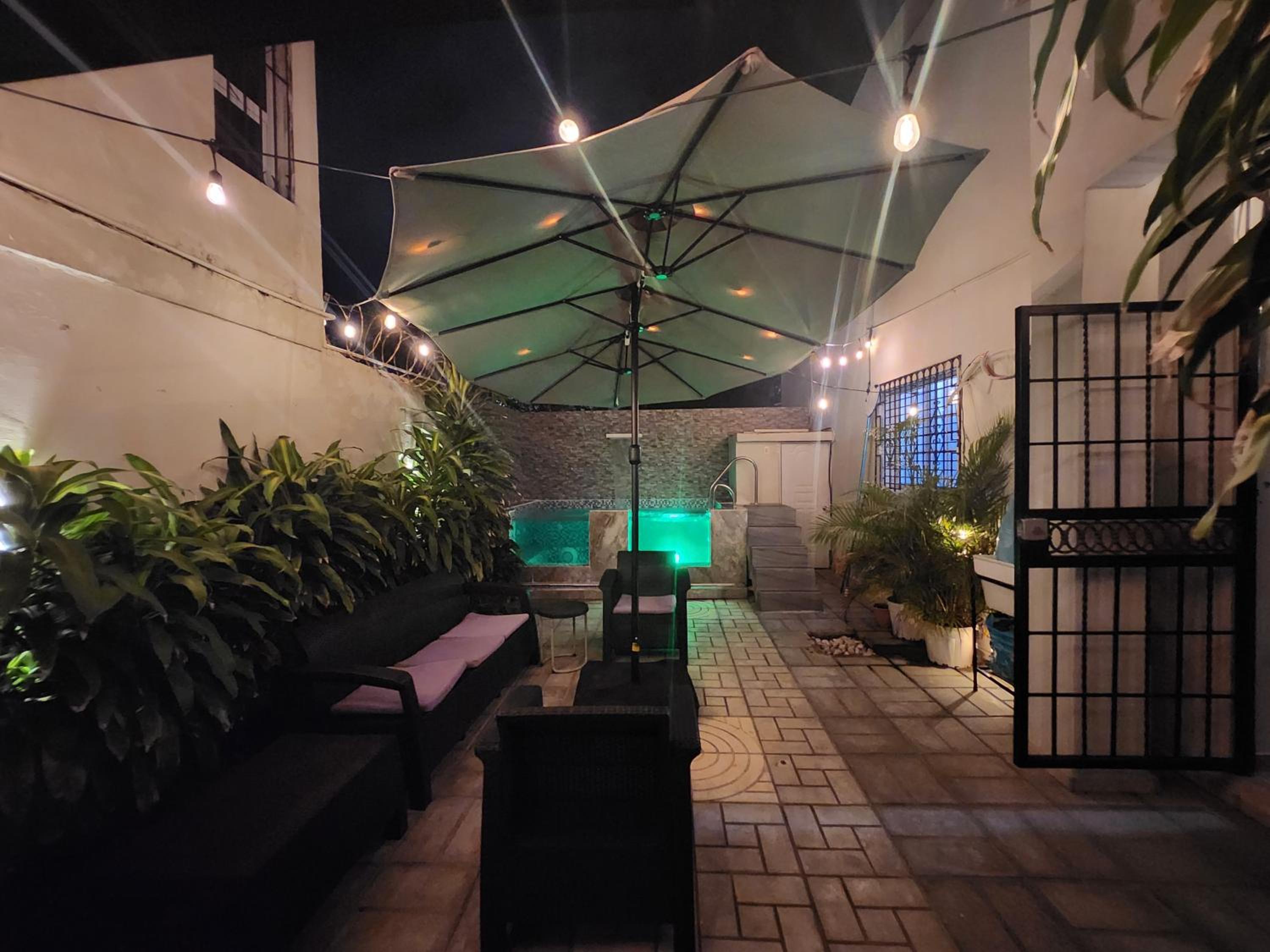 Private House with Pool, AC, BBQ, Fast Wi-Fi, Pet & Family Friendly, Near Colonial Zone, Mirador Sur Park & Ocean, in Santo Domingo view 2