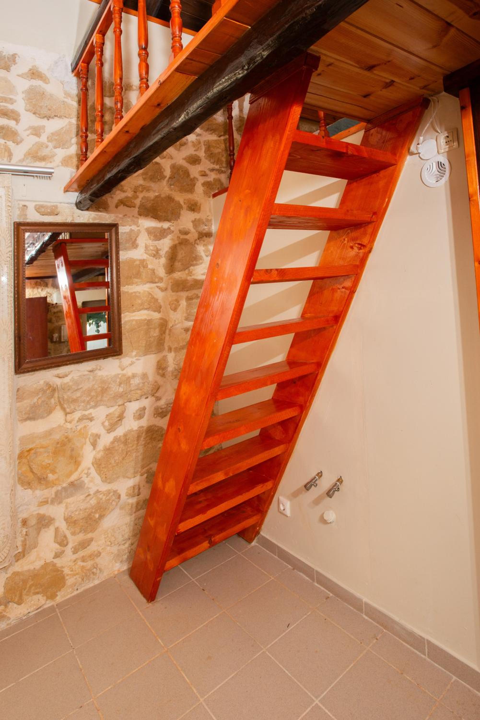 Petra Vori Studio view 5