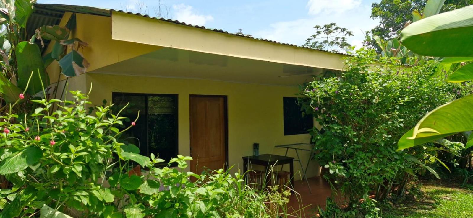 Apartment-Pura Vida-Wi-Fi-TV-WC-AC-Parqueo