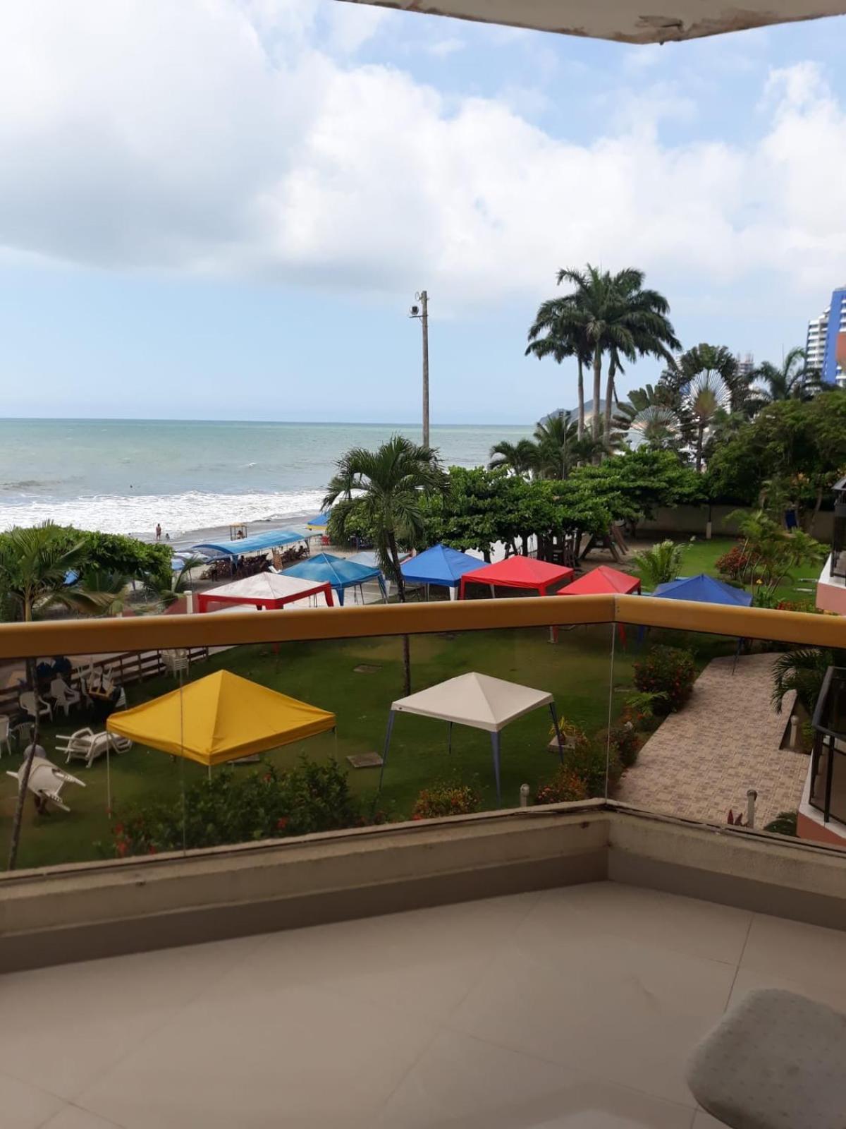 Tonsupa playa almendro departamento 13 personas