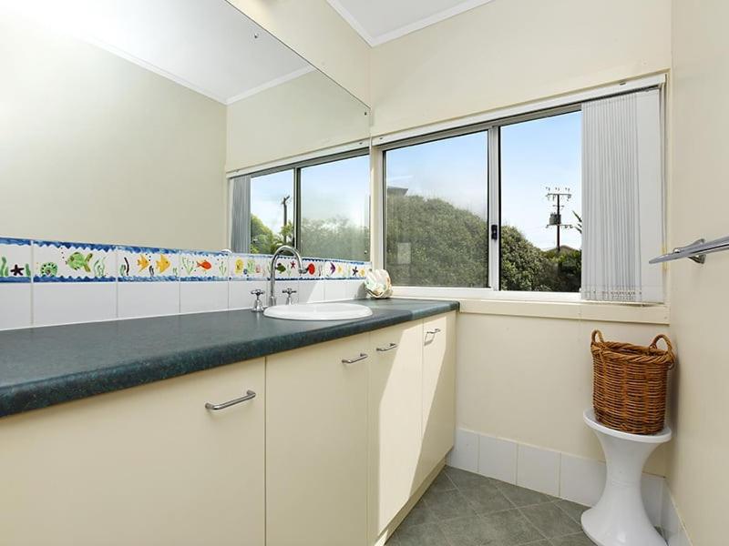 Boomer Waves 5 Carfax St - WIFI included - No Linen Included