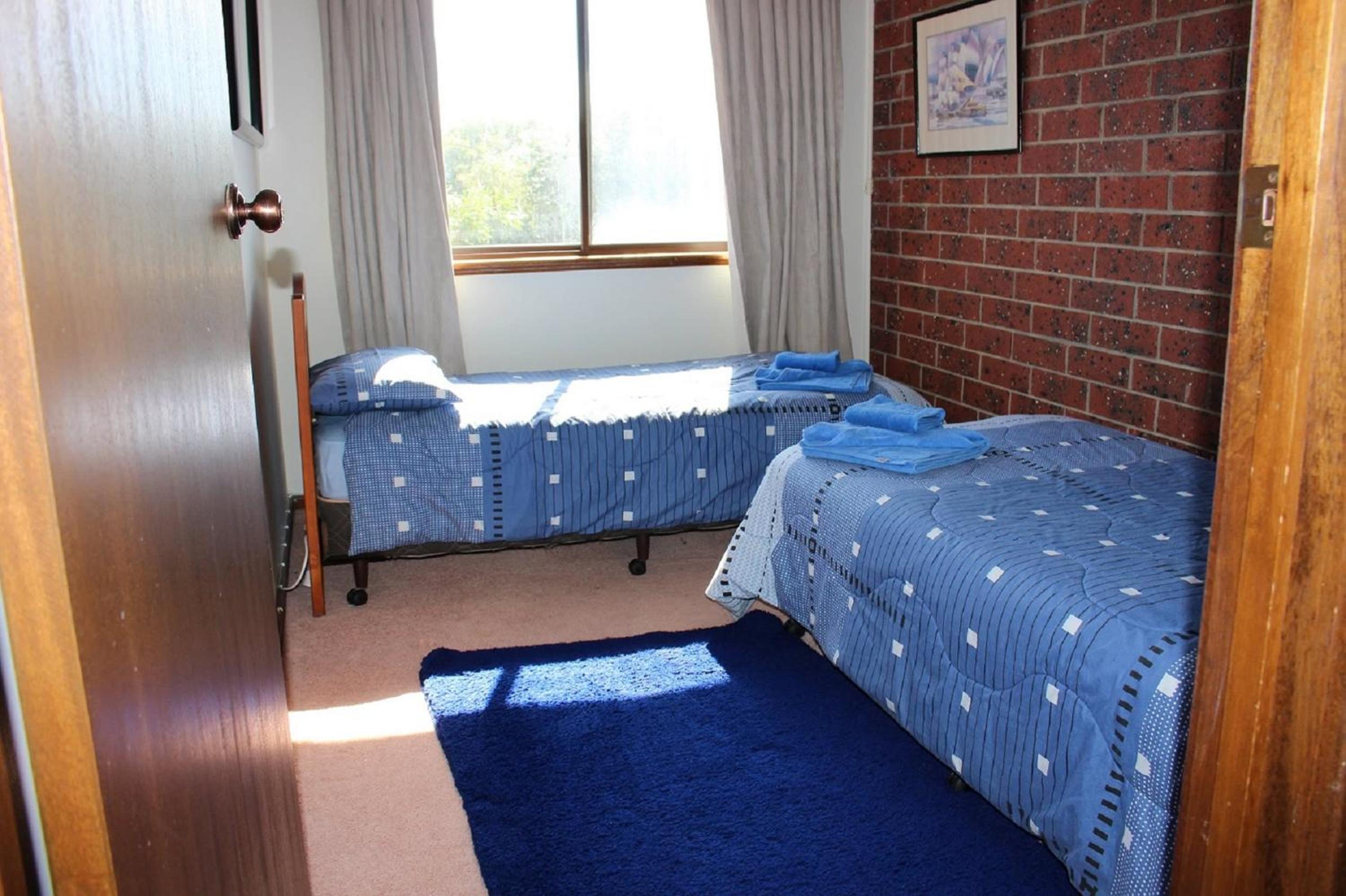 Commodore 2 2-18 Basham Rd Port Elliot - Linen Included