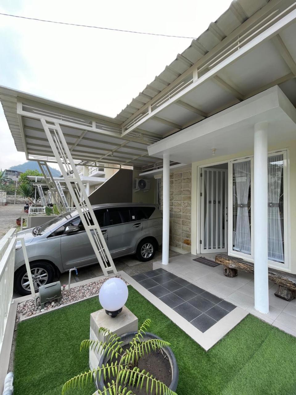 Andaru Villa Batu view 2