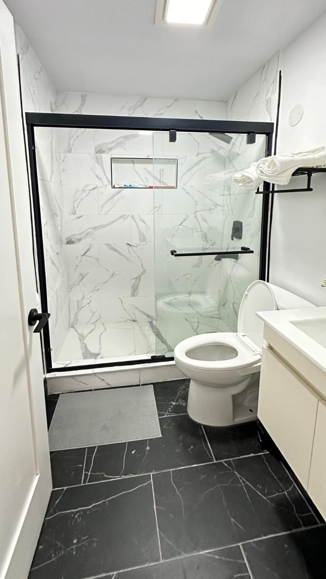 Modern 2BR Stylish & Cozy Unit