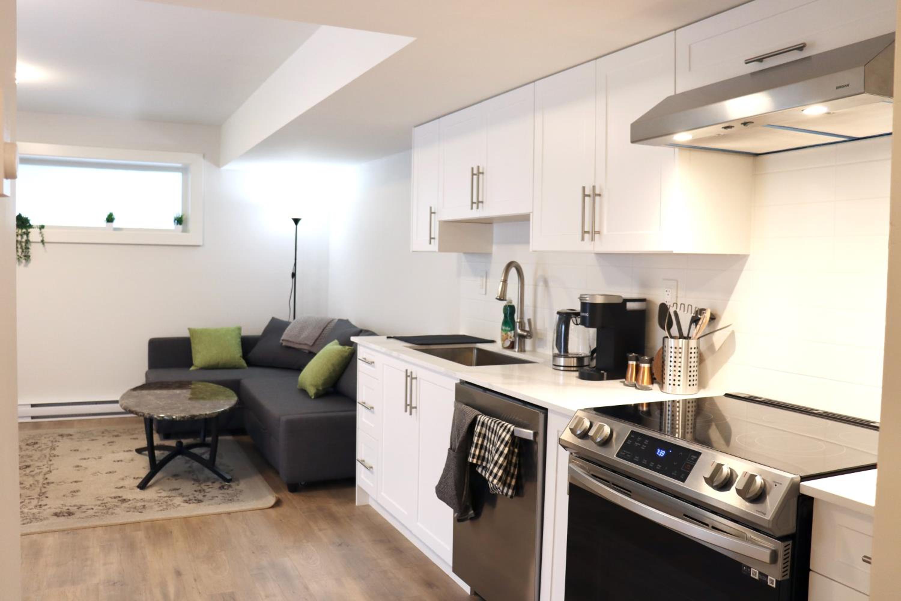 Centrally Located Modern Suite