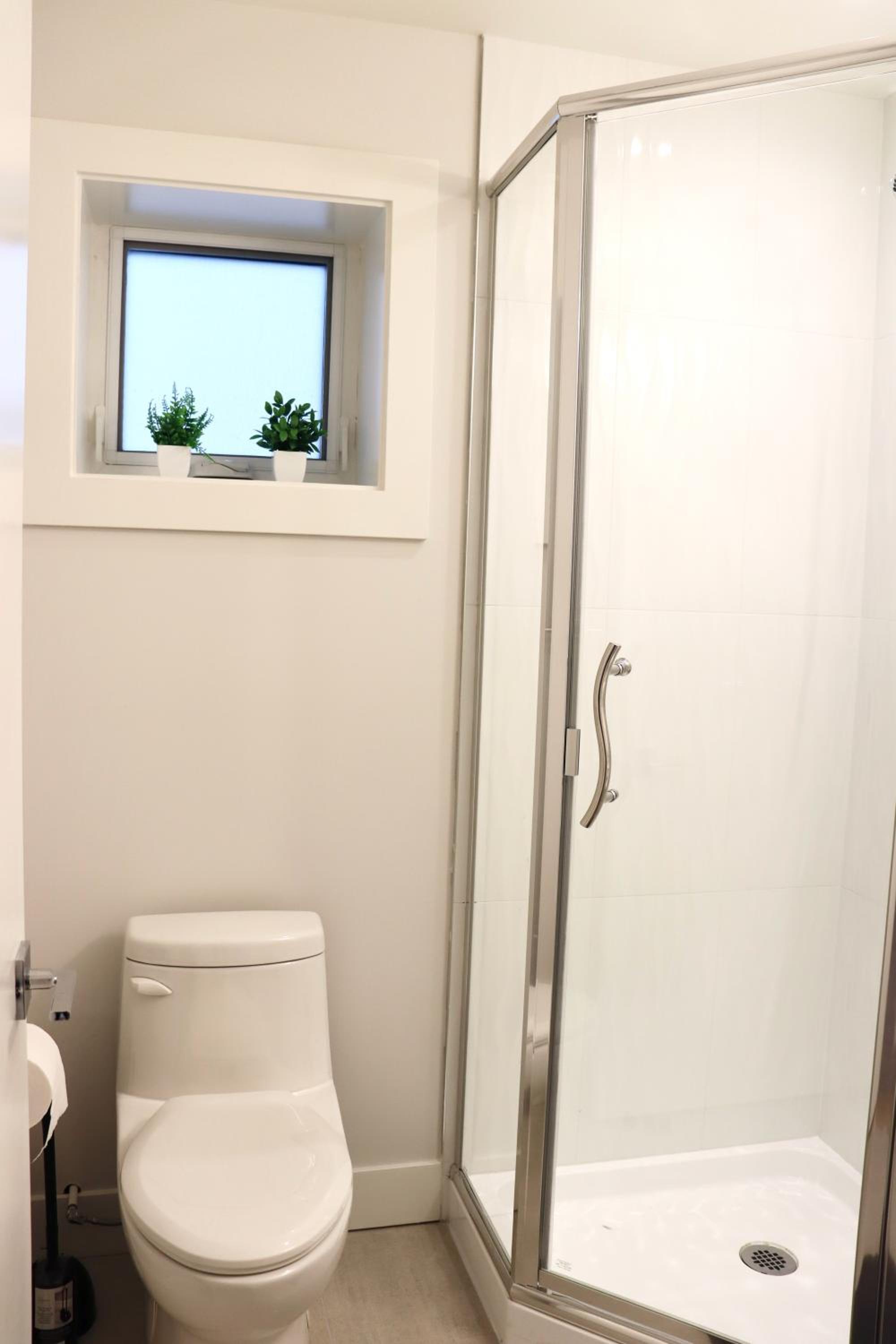 Centrally Located Modern Suite