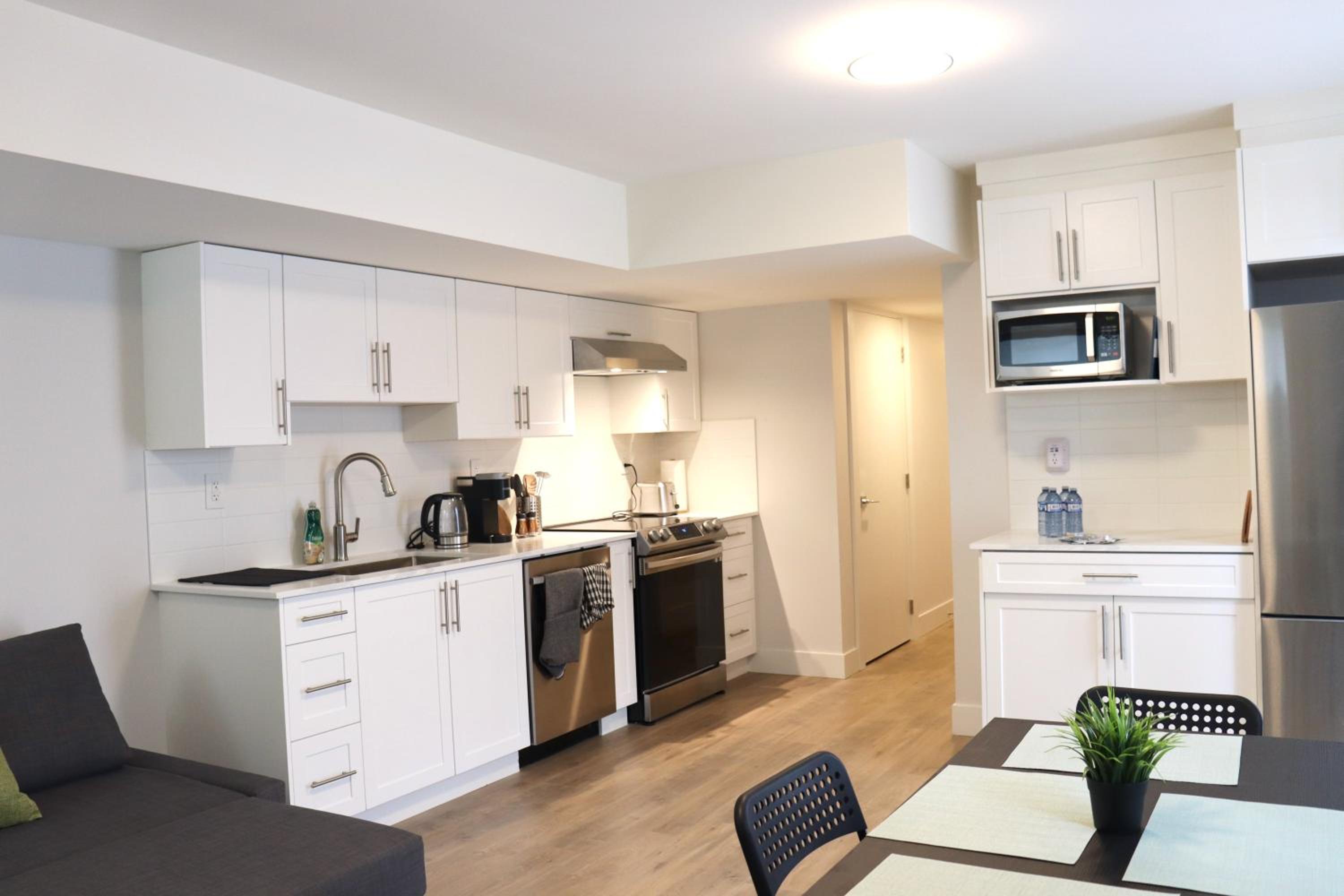 Centrally Located Modern Suite
