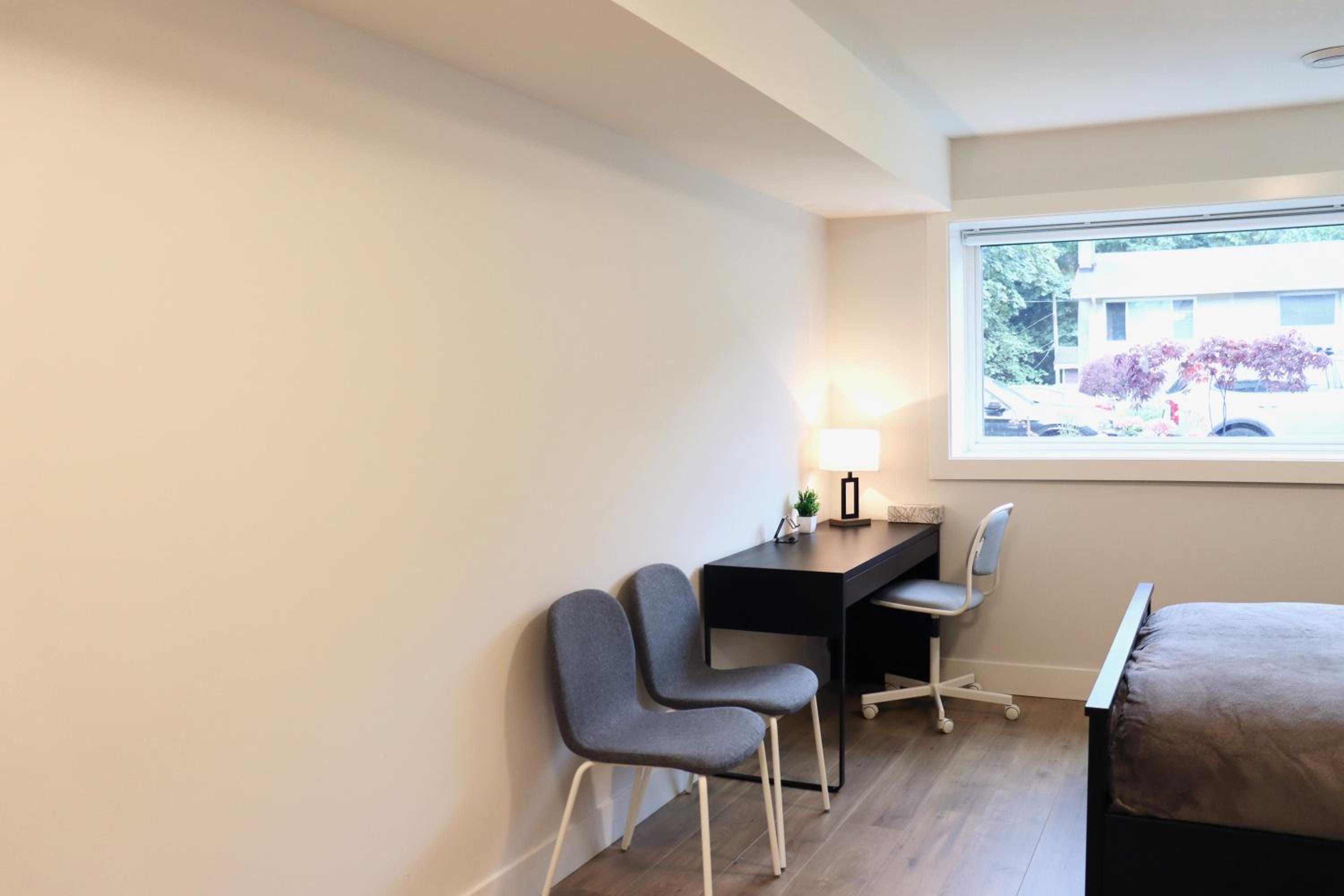 Centrally Located Modern Suite