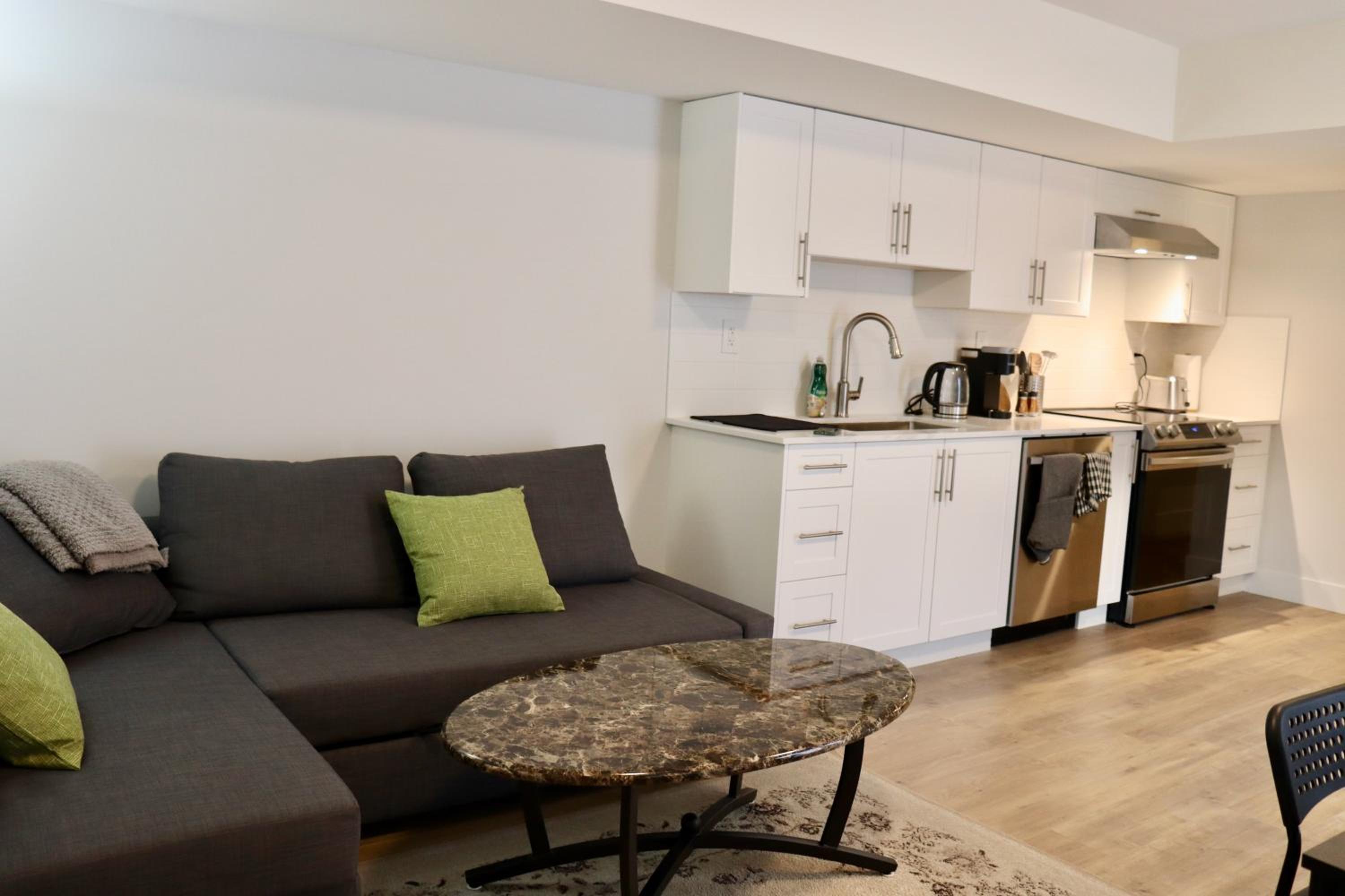 Centrally Located Modern Suite