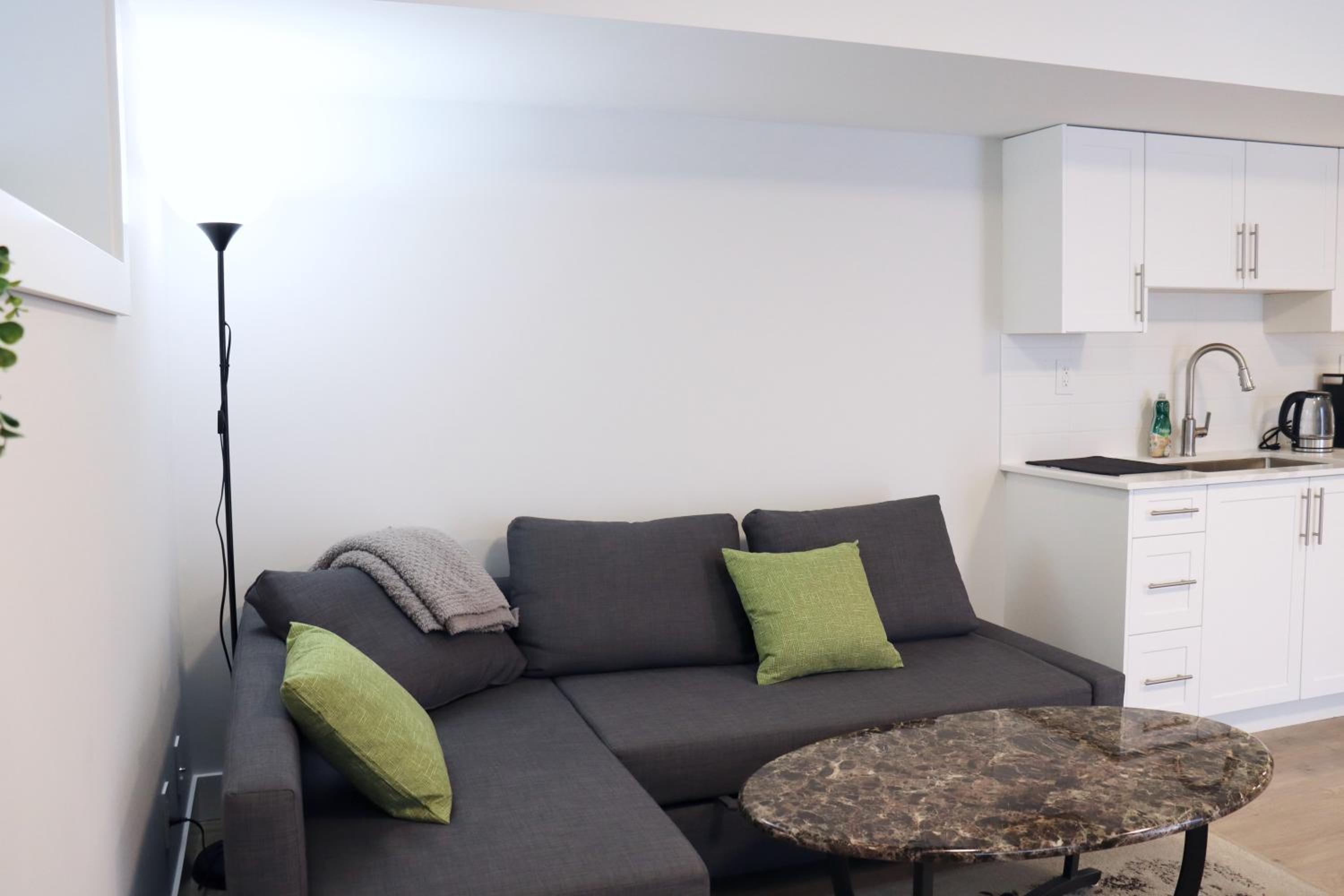Centrally Located Modern Suite