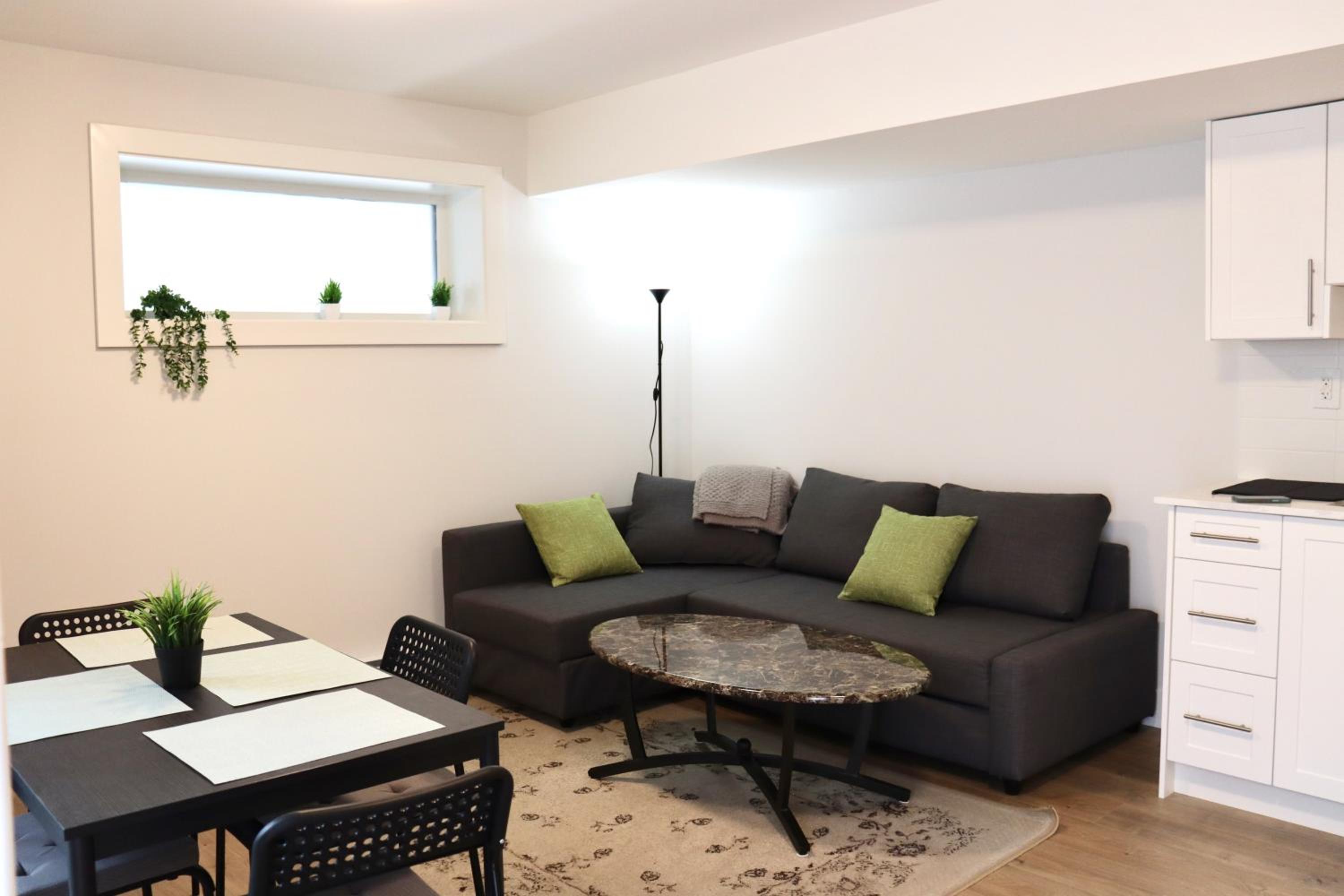 Centrally Located Modern Suite