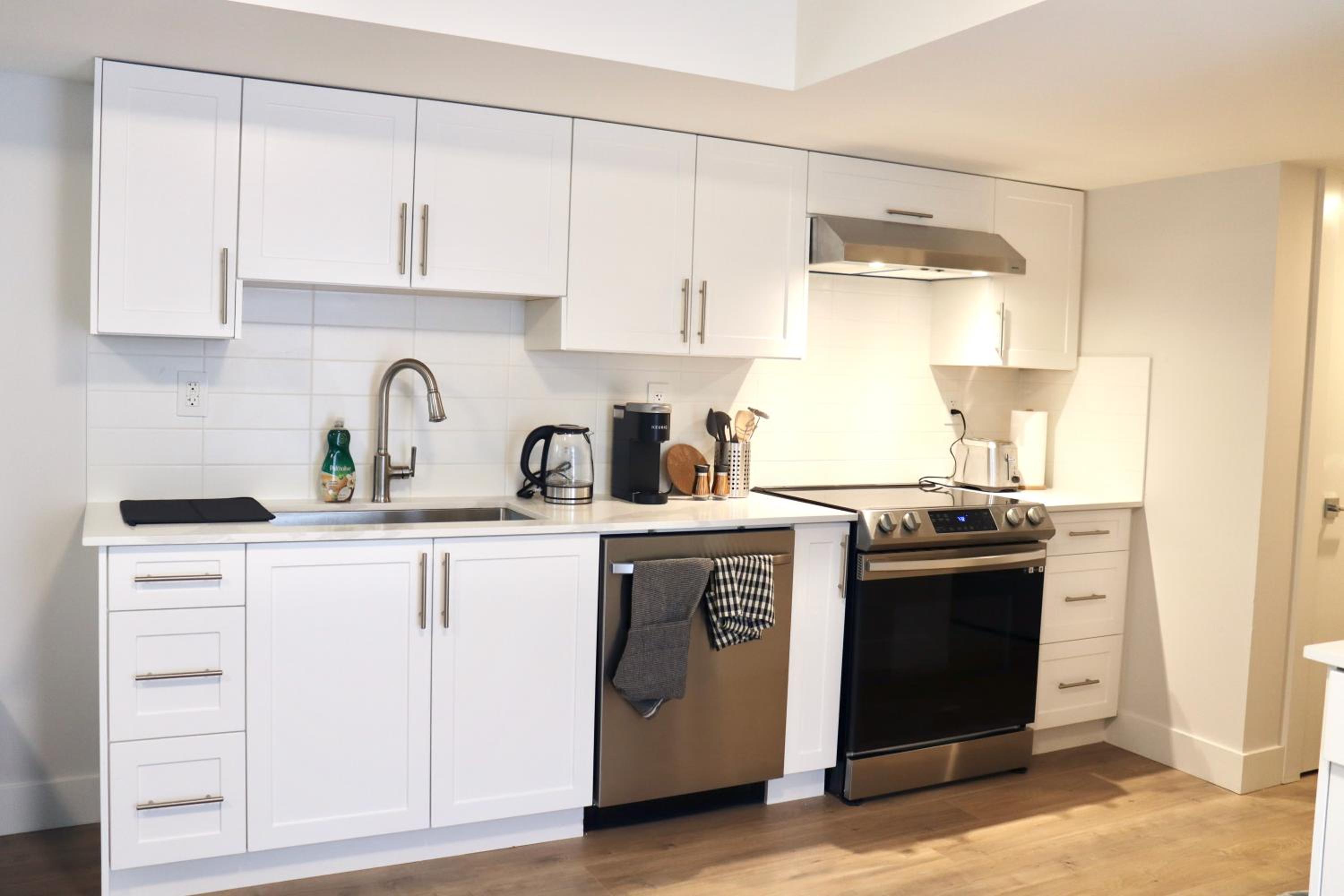 Centrally Located Modern Suite