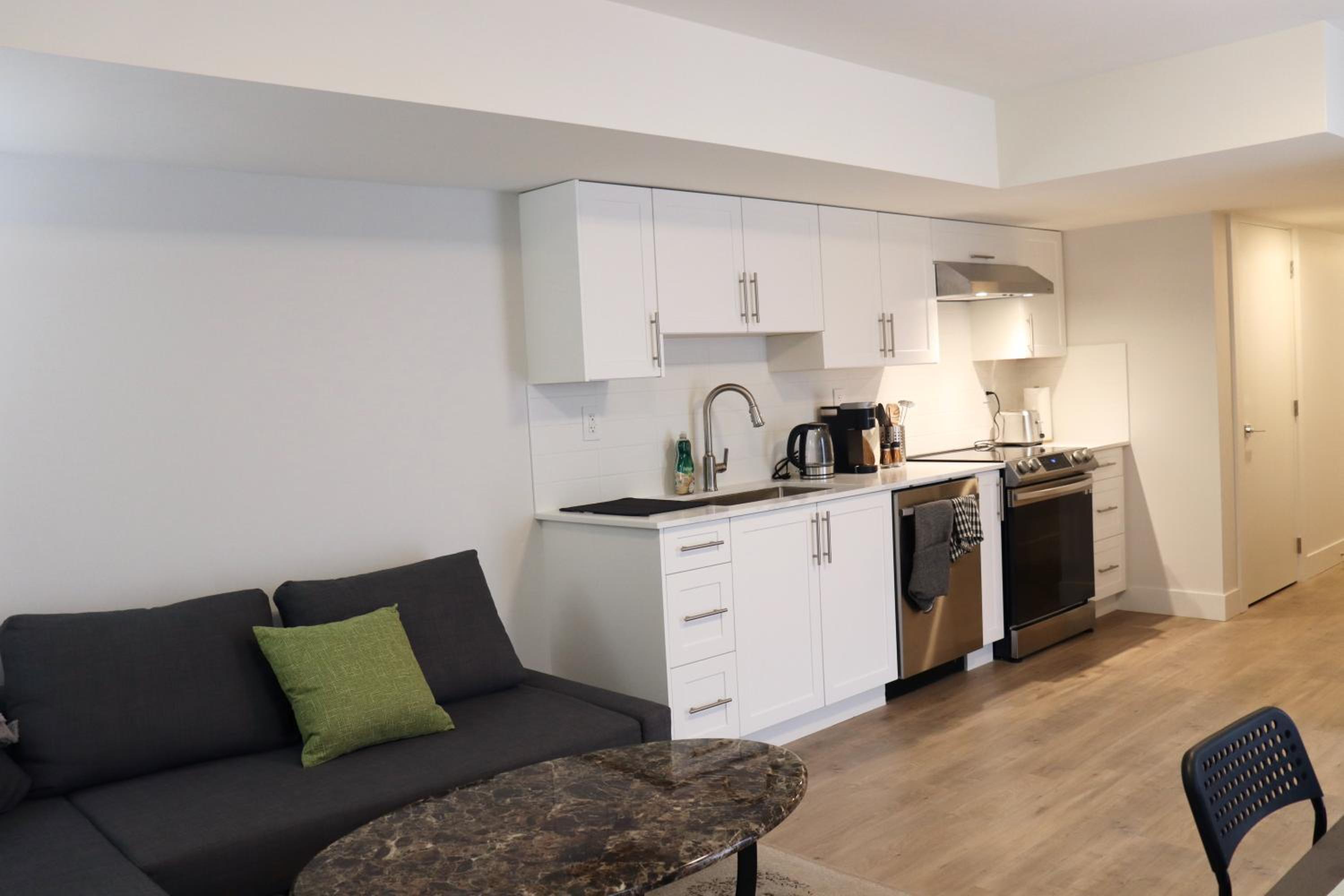 Centrally Located Modern Suite
