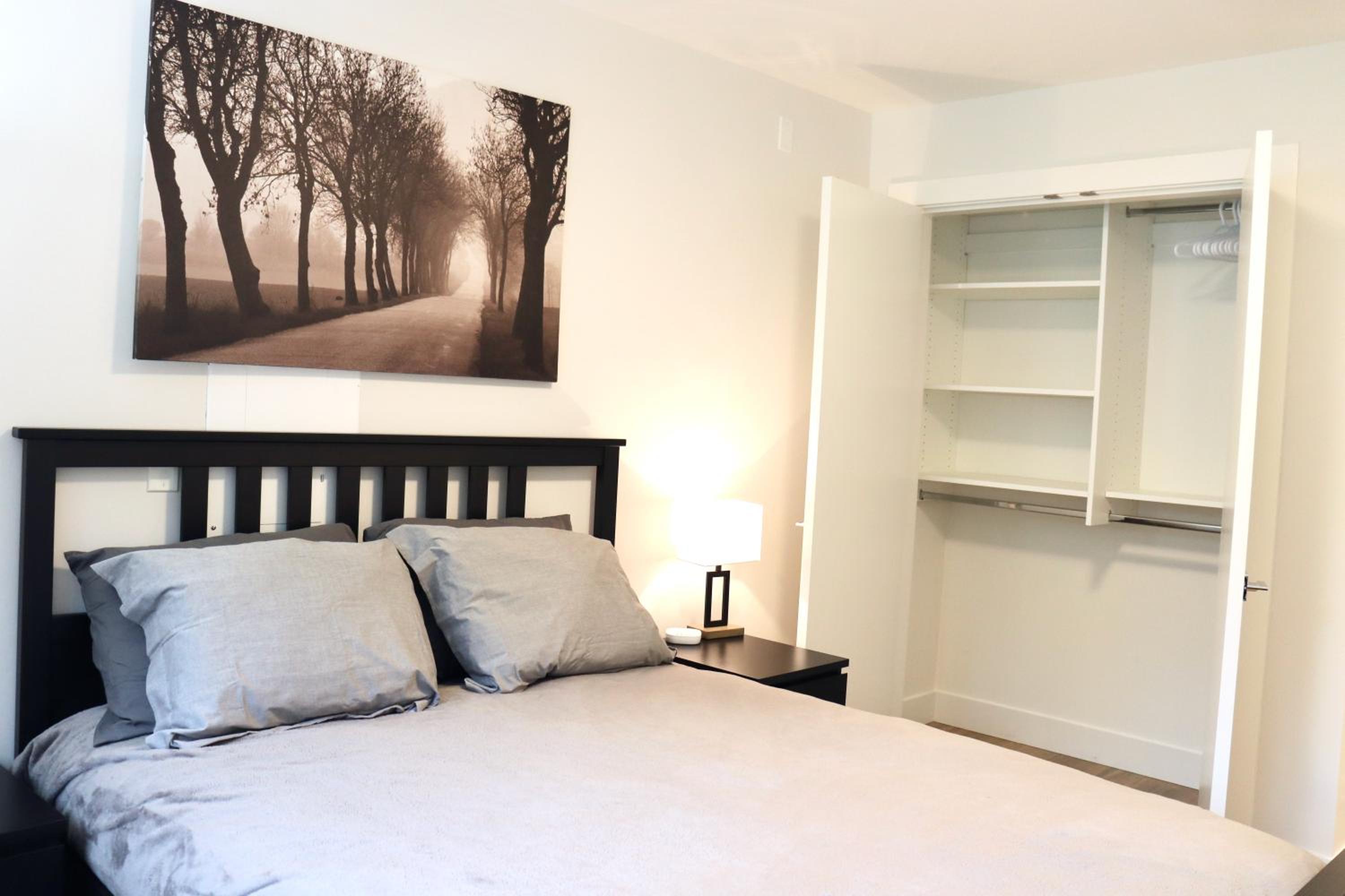Centrally Located Modern Suite
