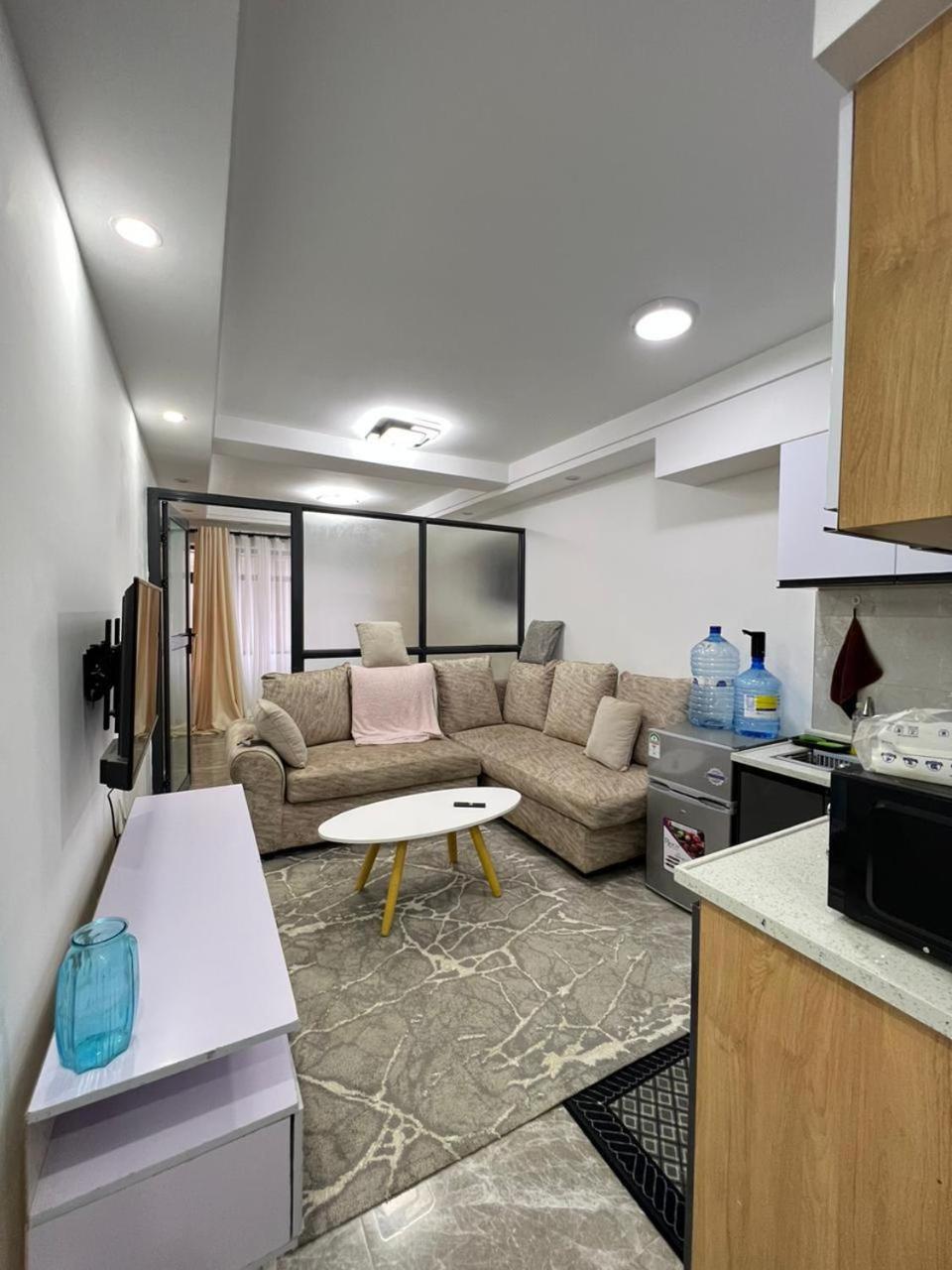 Kilimani Cozy One bed near Yaya view 2