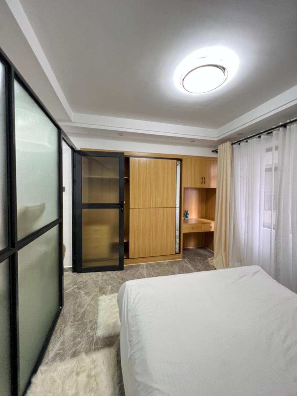 Kilimani Cozy One bed near Yaya view 3