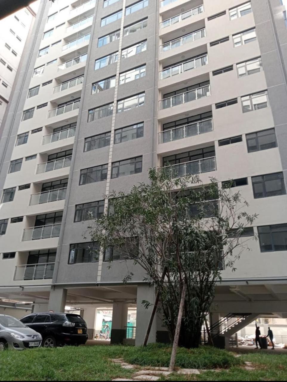 Kilimani Cozy One bed near Yaya view 5