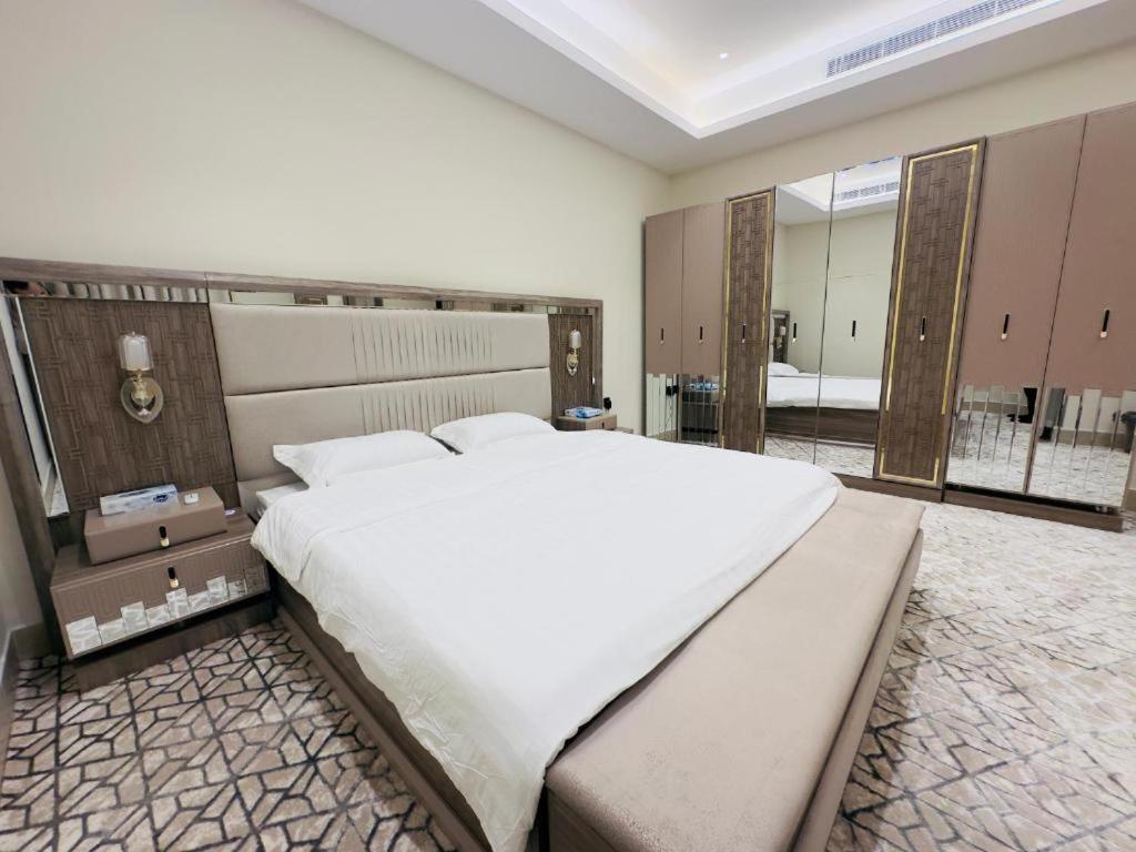 BOULEVARD APARTMENTs