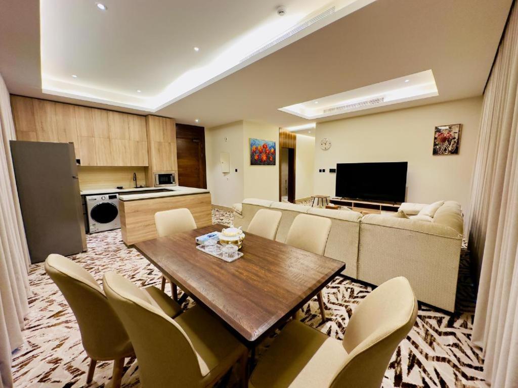 BOULEVARD APARTMENTs