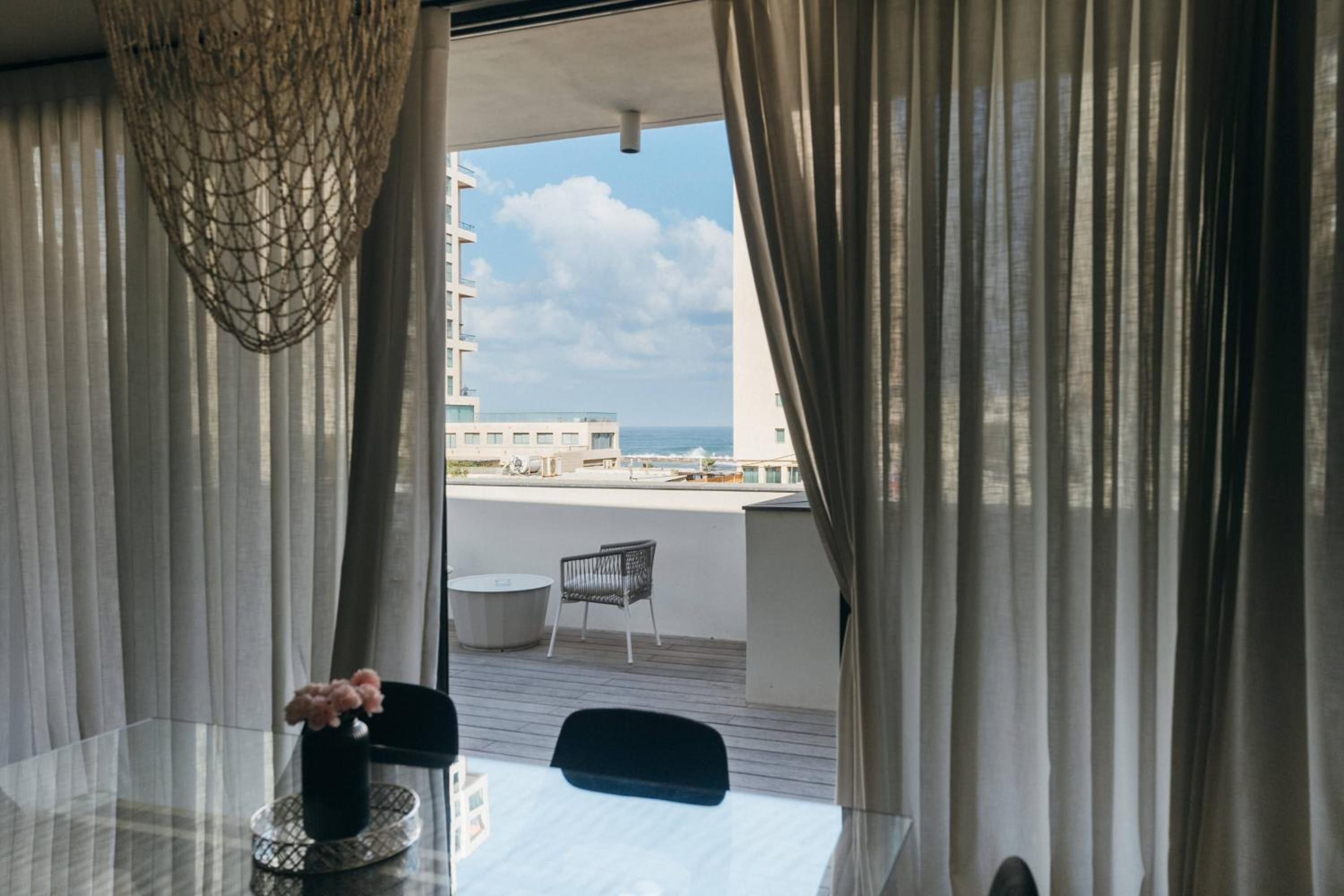 Hayarkon penthouse