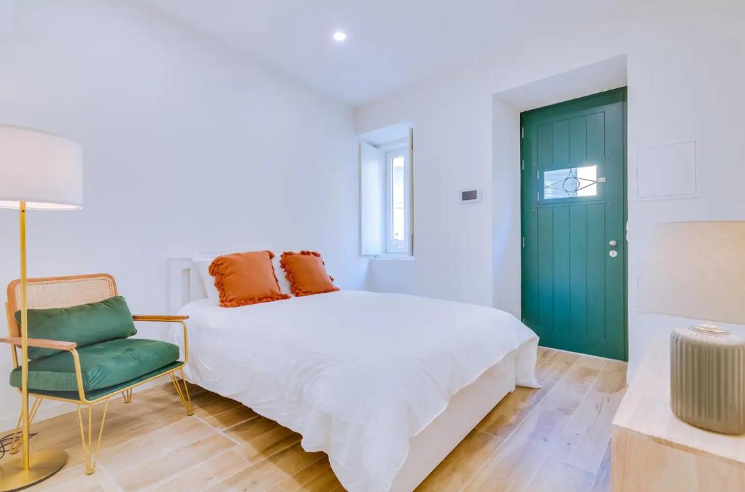 Graceful Studio Apartment G18
