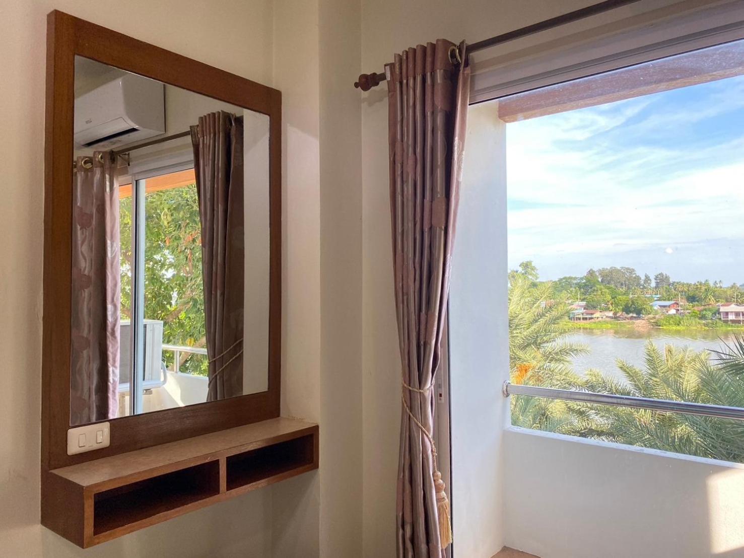 Chaophayathara Riverside Hotel