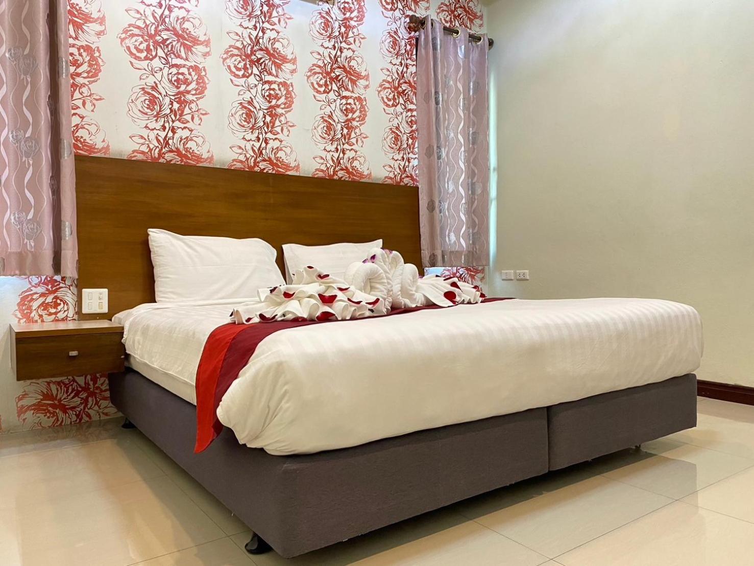 Chaophayathara Riverside Hotel