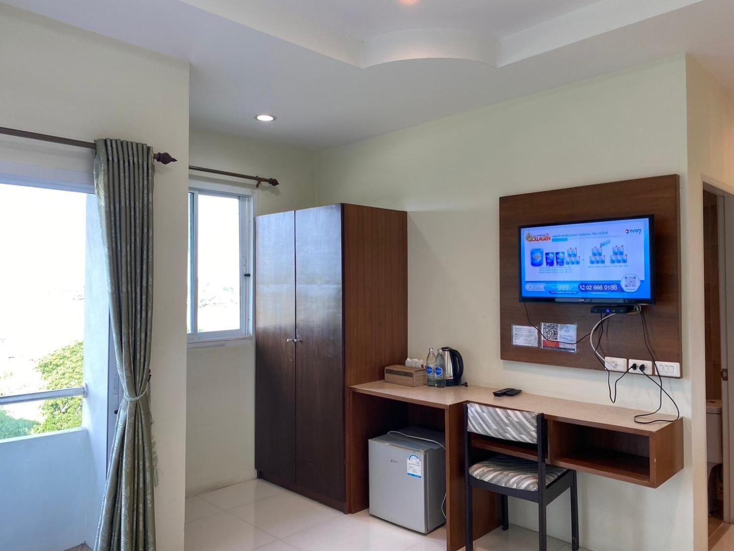 Chaophayathara Riverside Hotel