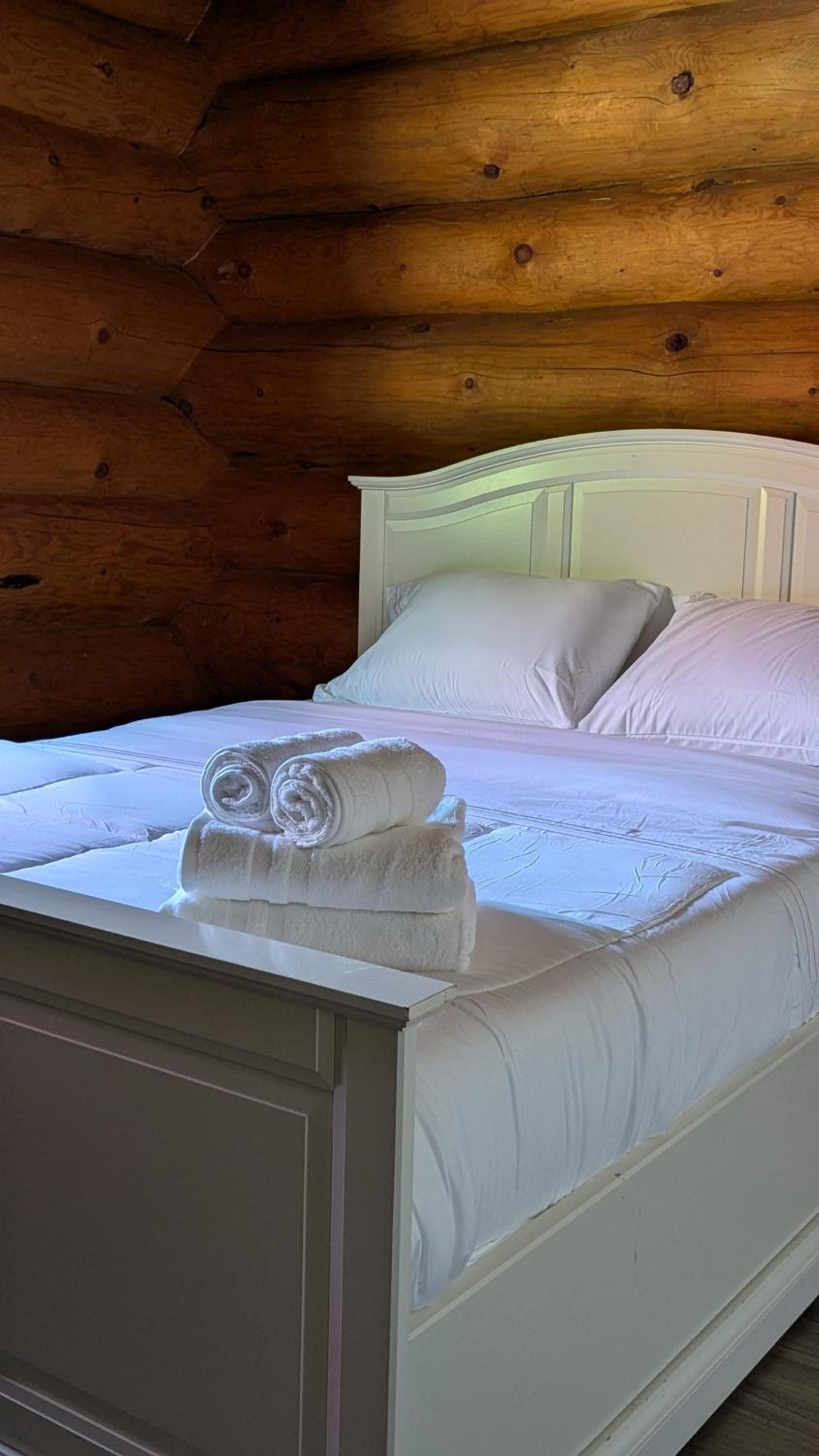 Opulent Oaks Chalet