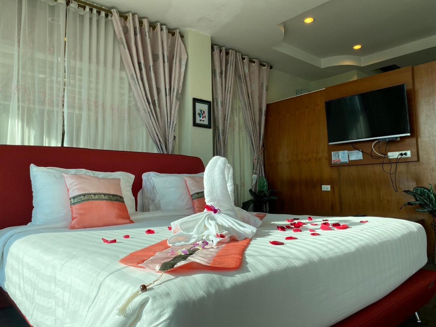 Chaophayathara Riverside Hotel