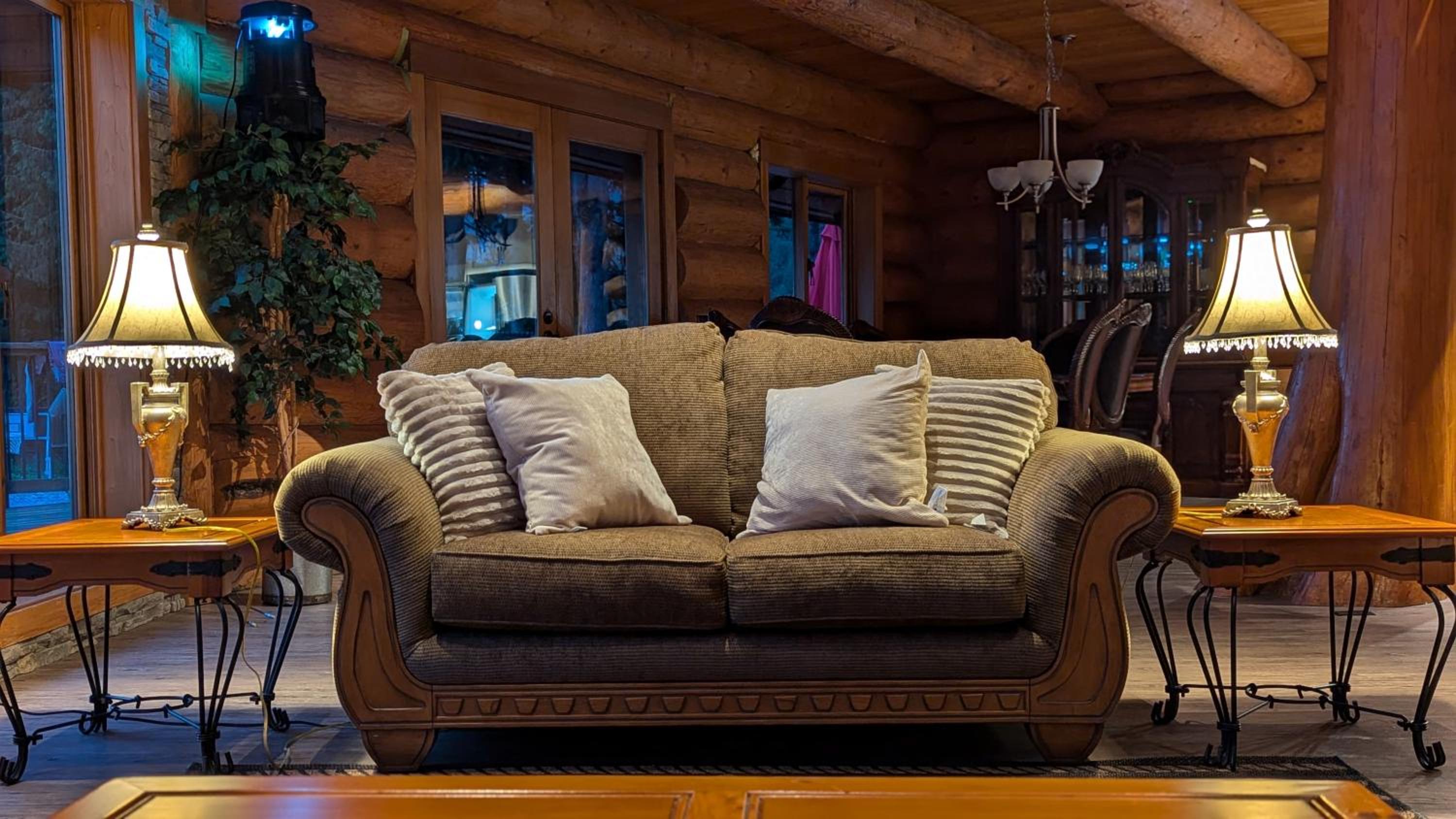 Opulent Oaks Chalet