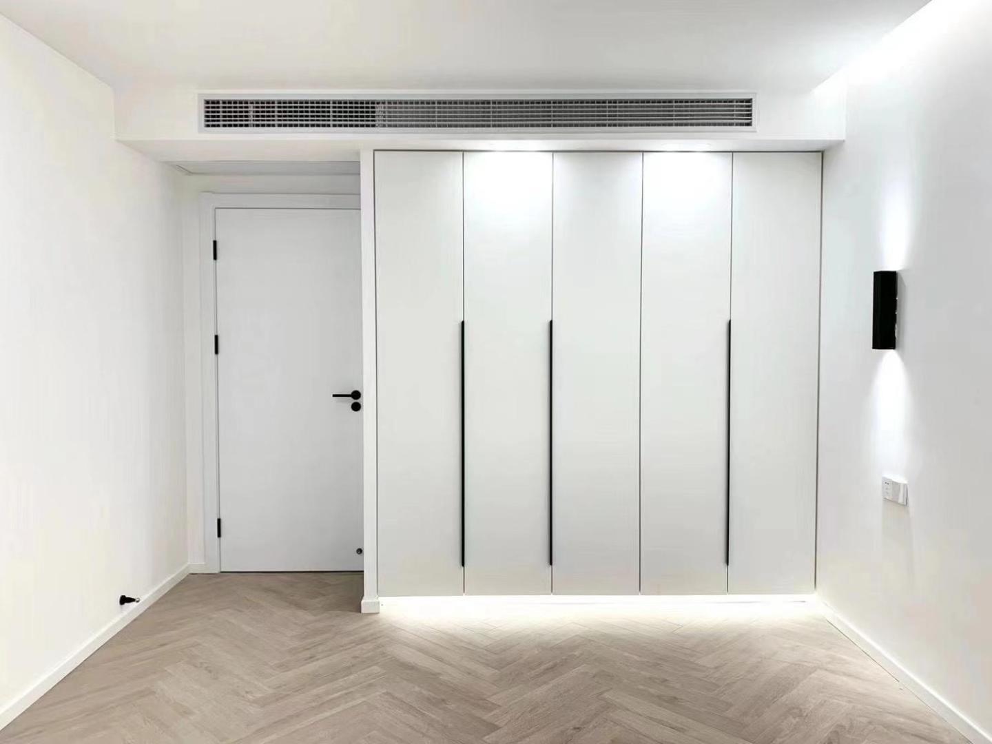 Eastern Hub - French Window 3Bedroom 2Balcony near Heng Long Plaza People's Square West Nanjing Road