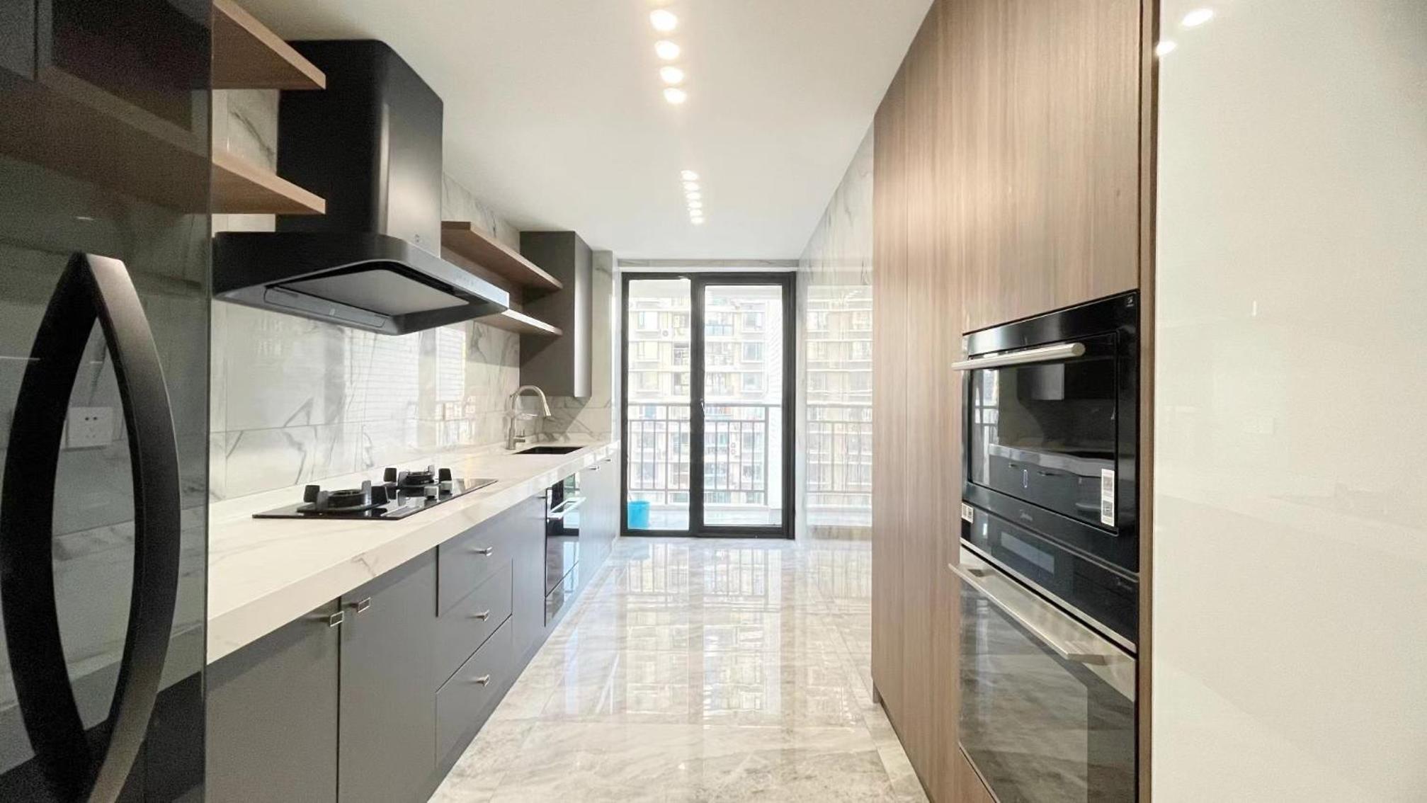 Eastern Hub - French Window 3Bedroom 2Balcony near Heng Long Plaza People's Square West Nanjing Road