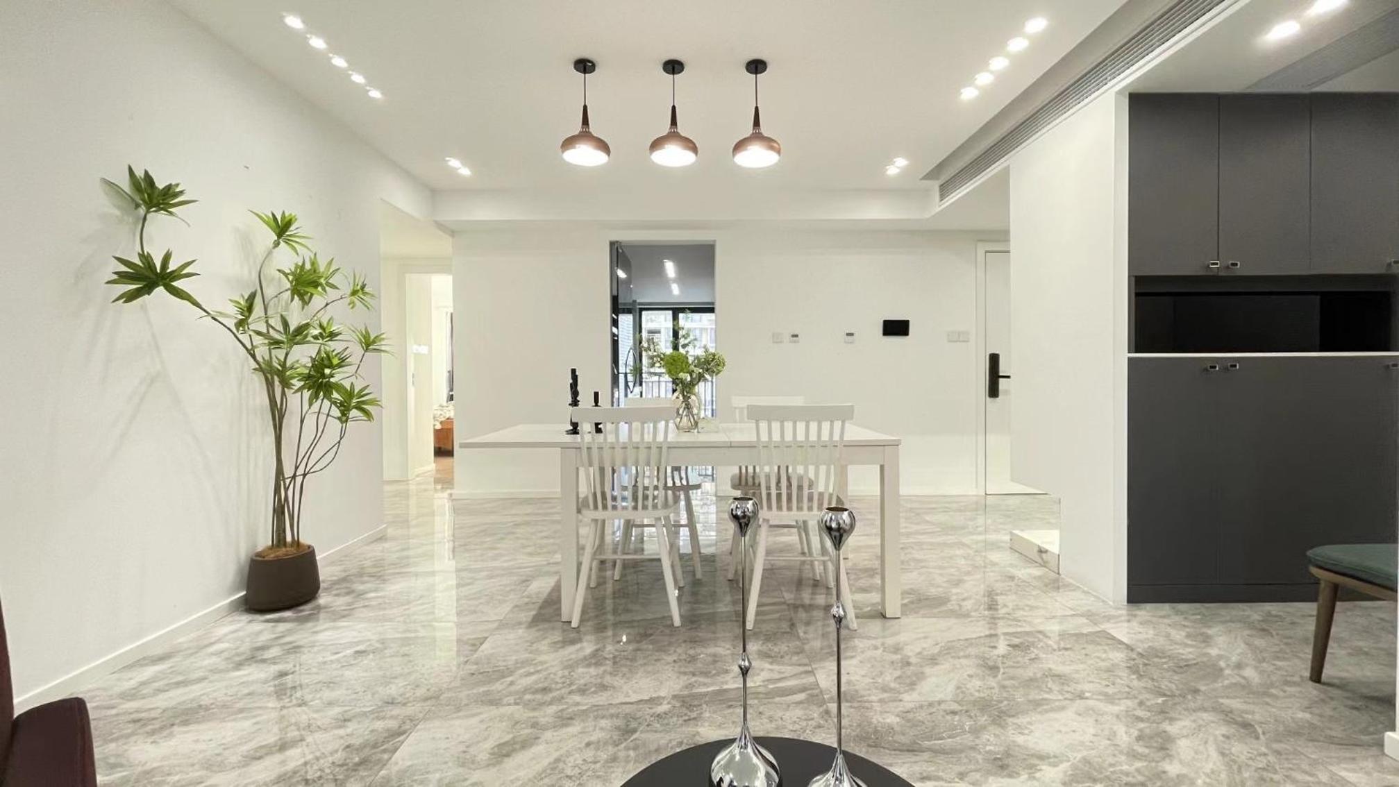 Eastern Hub - French Window 3Bedroom 2Balcony near Heng Long Plaza People's Square West Nanjing Road