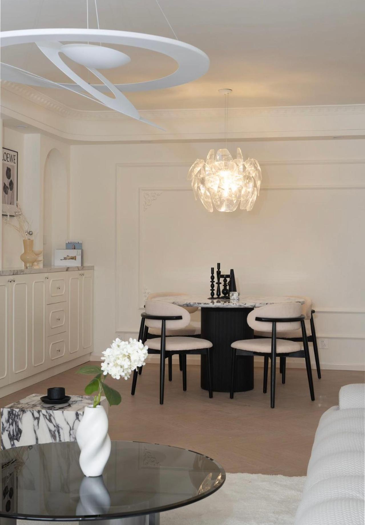 Eastern Hub - Bund Branch French Romantic 3BR Apt with City View, Close to the Bund and Xintiandi, with French Windows