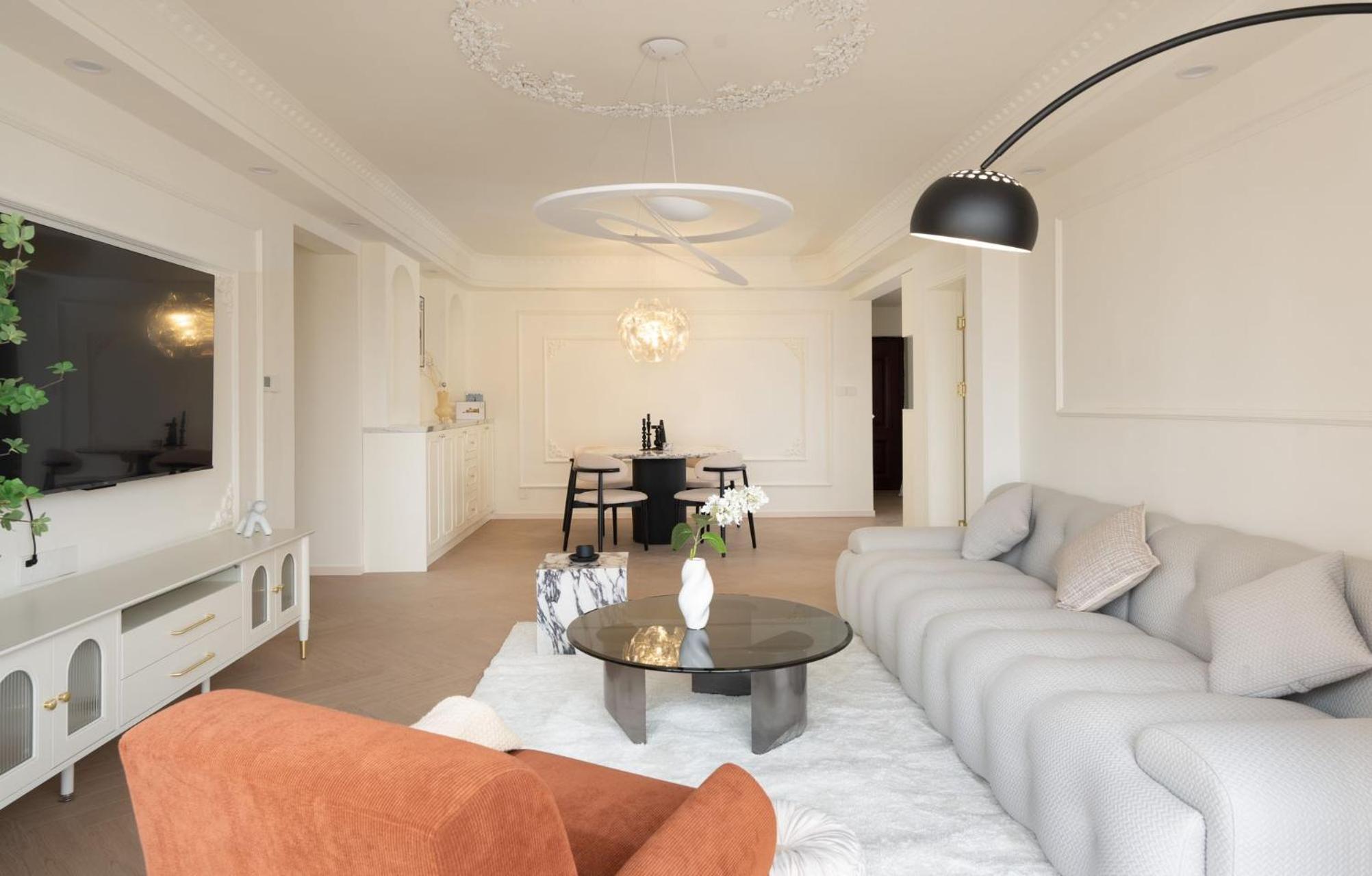 Eastern Hub - Bund Branch French Romantic 3BR Apt with City View, Close to the Bund and Xintiandi, with French Windows