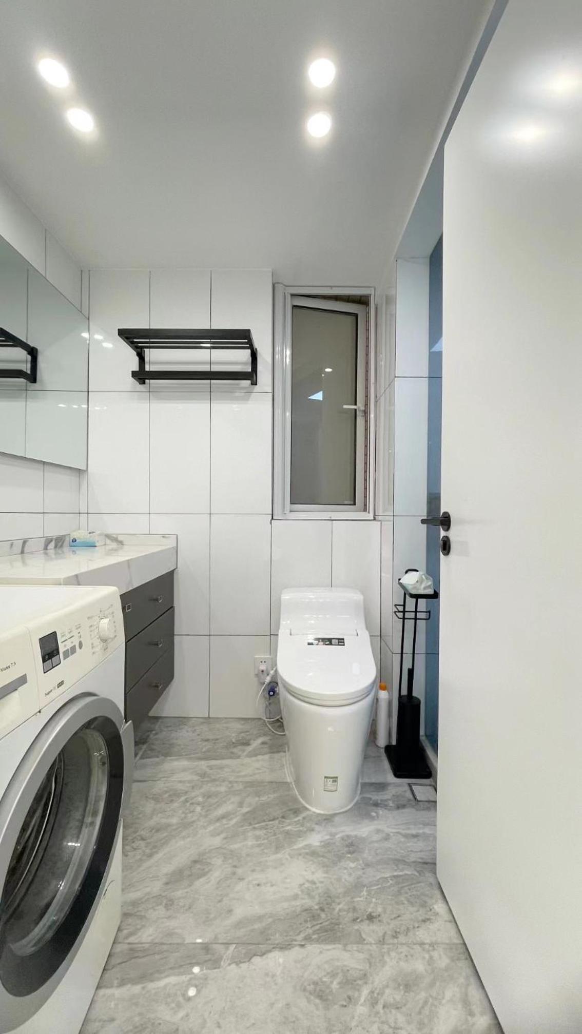 Eastern Hub - French Window 3Bedroom 2Balcony near Heng Long Plaza People's Square West Nanjing Road