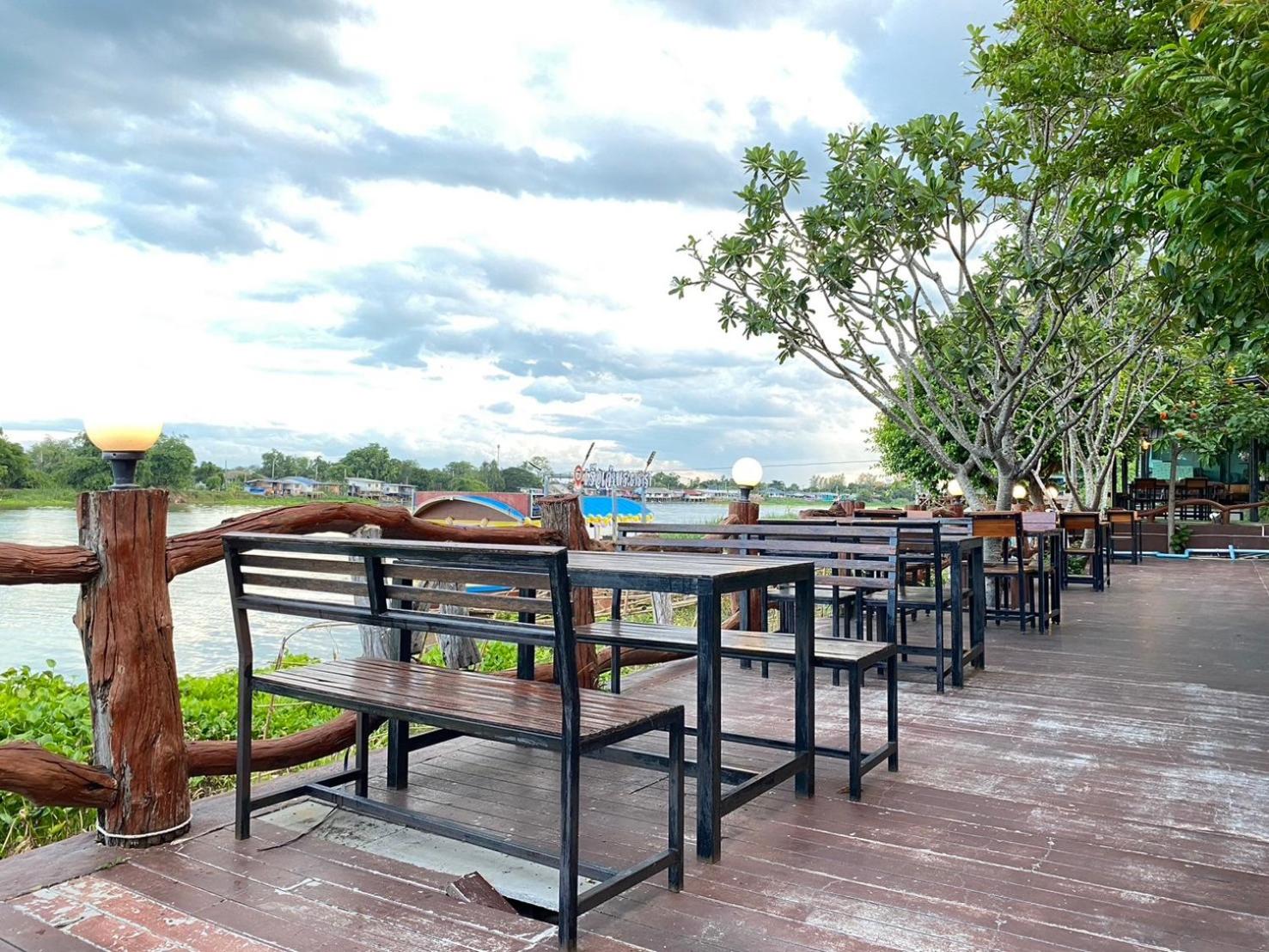Chaophayathara Riverside Hotel