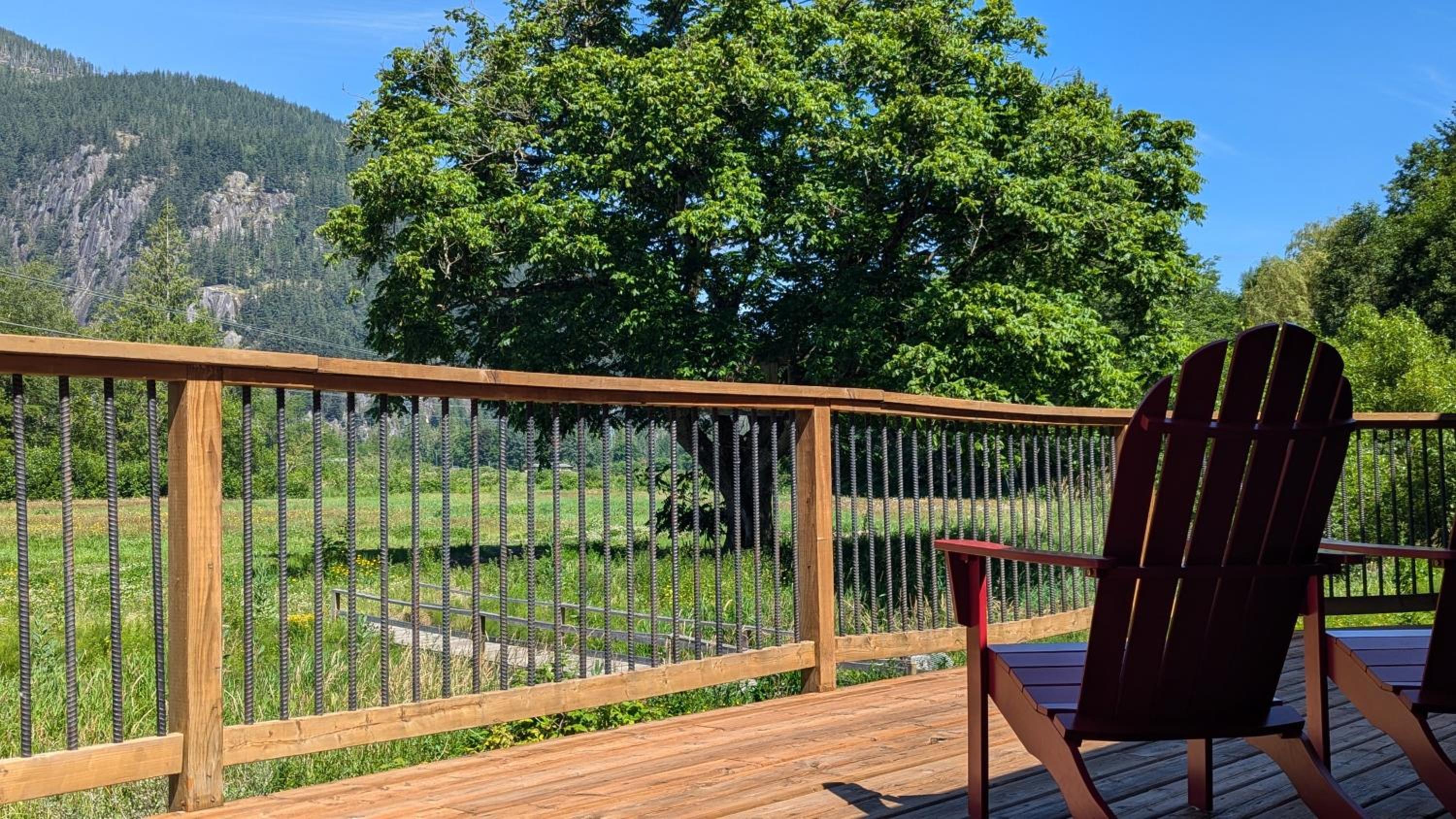 Opulent Oaks Chalet