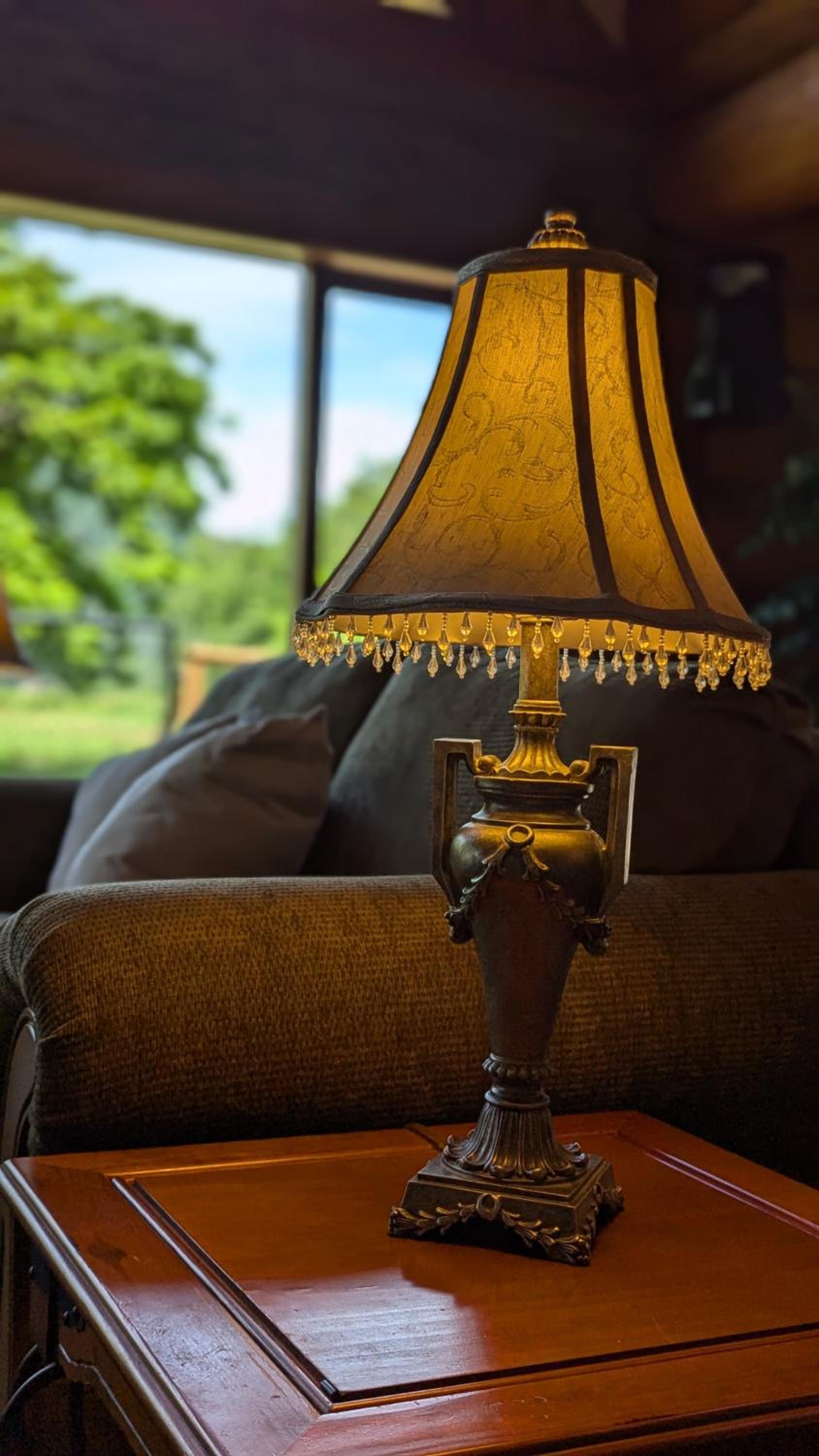 Opulent Oaks Chalet