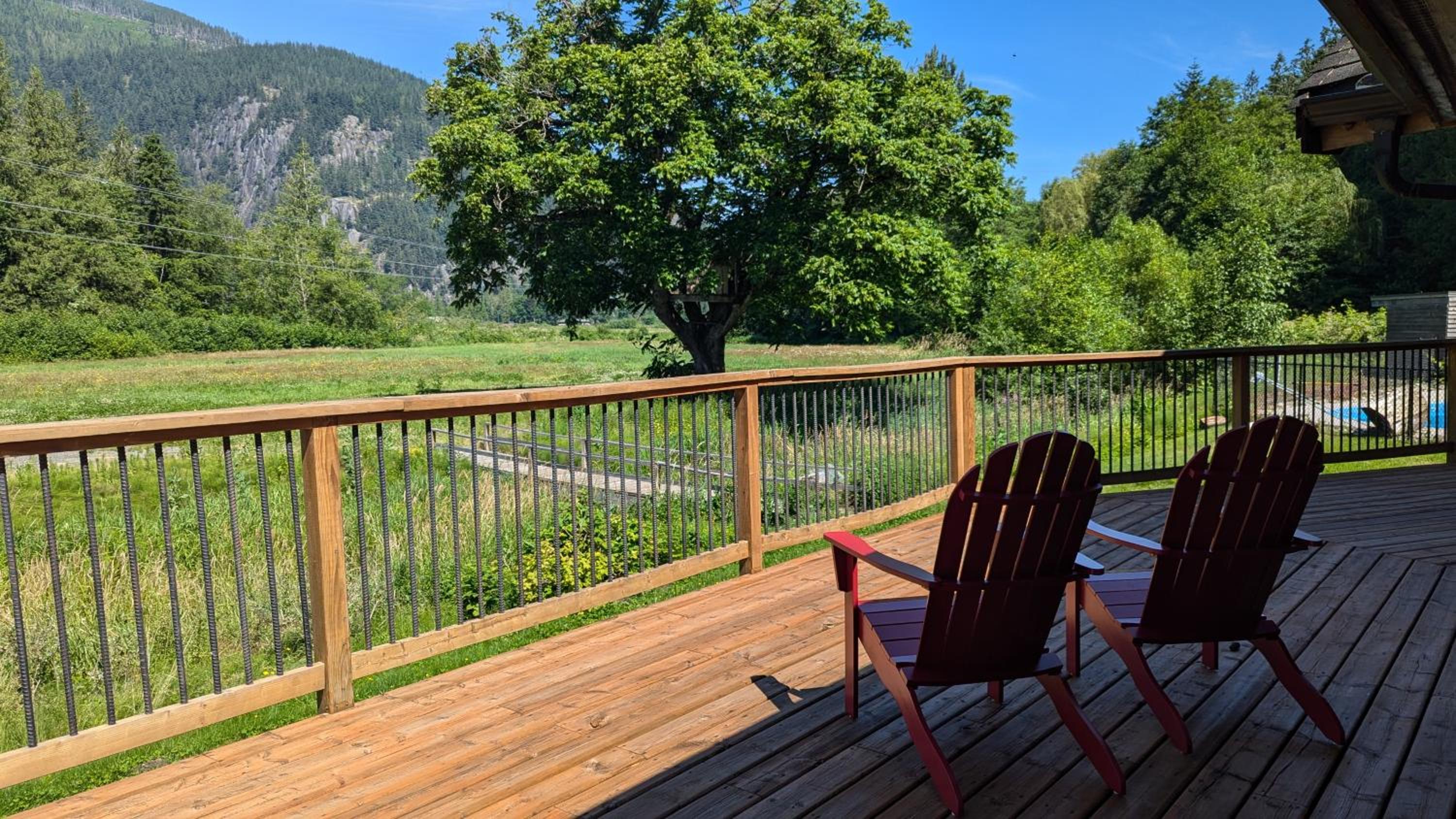 Opulent Oaks Chalet