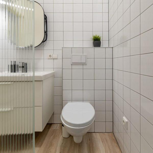 Studio on Laisves Aleja, Central Kaunas - Self Check In view 4