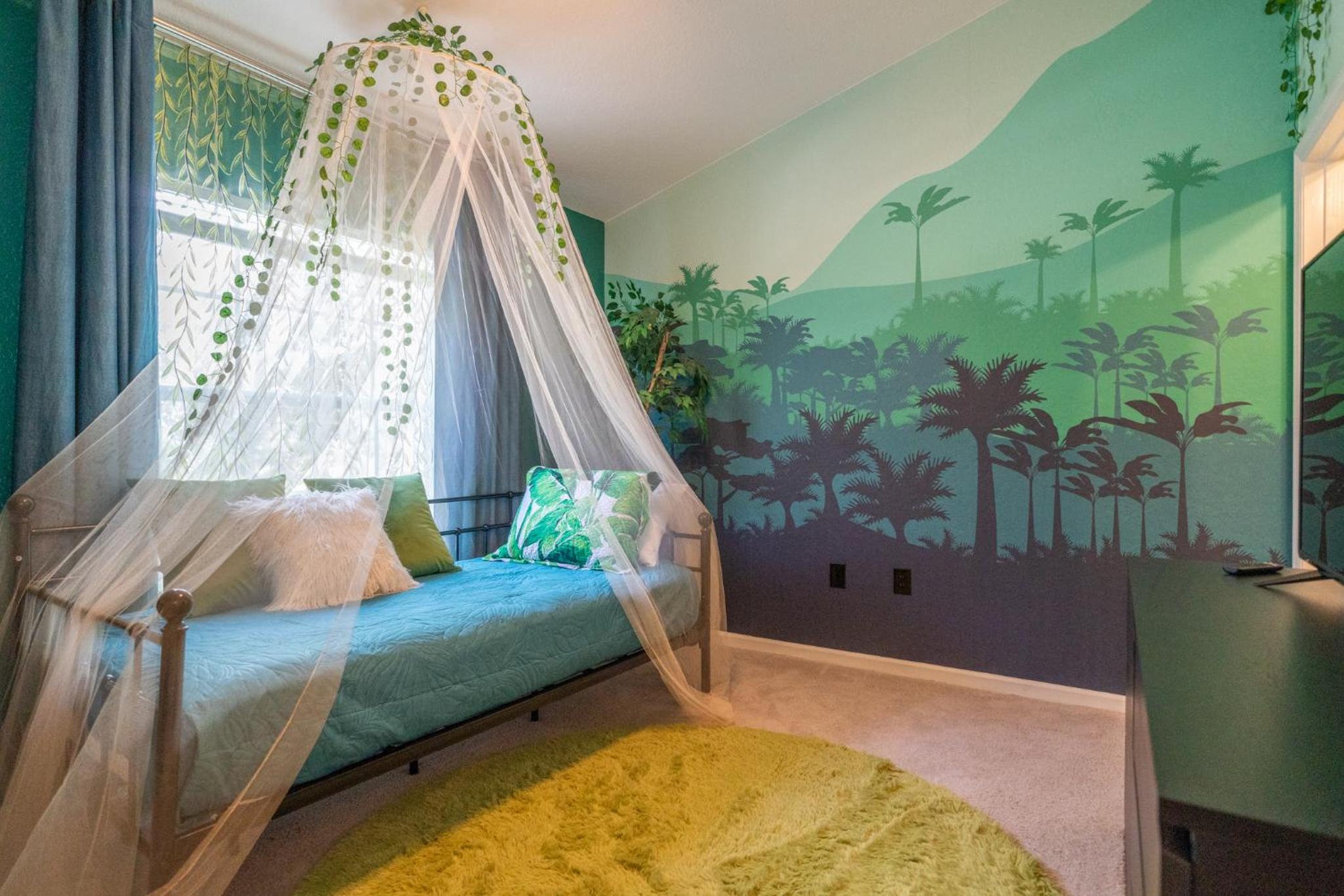 Chic Jungle Escape with Pool near Disney