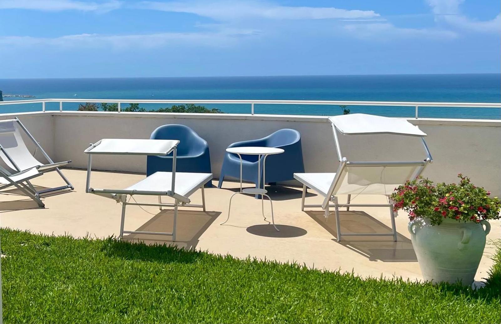 Orizzonte Mare Panoramic Rooms photo 2